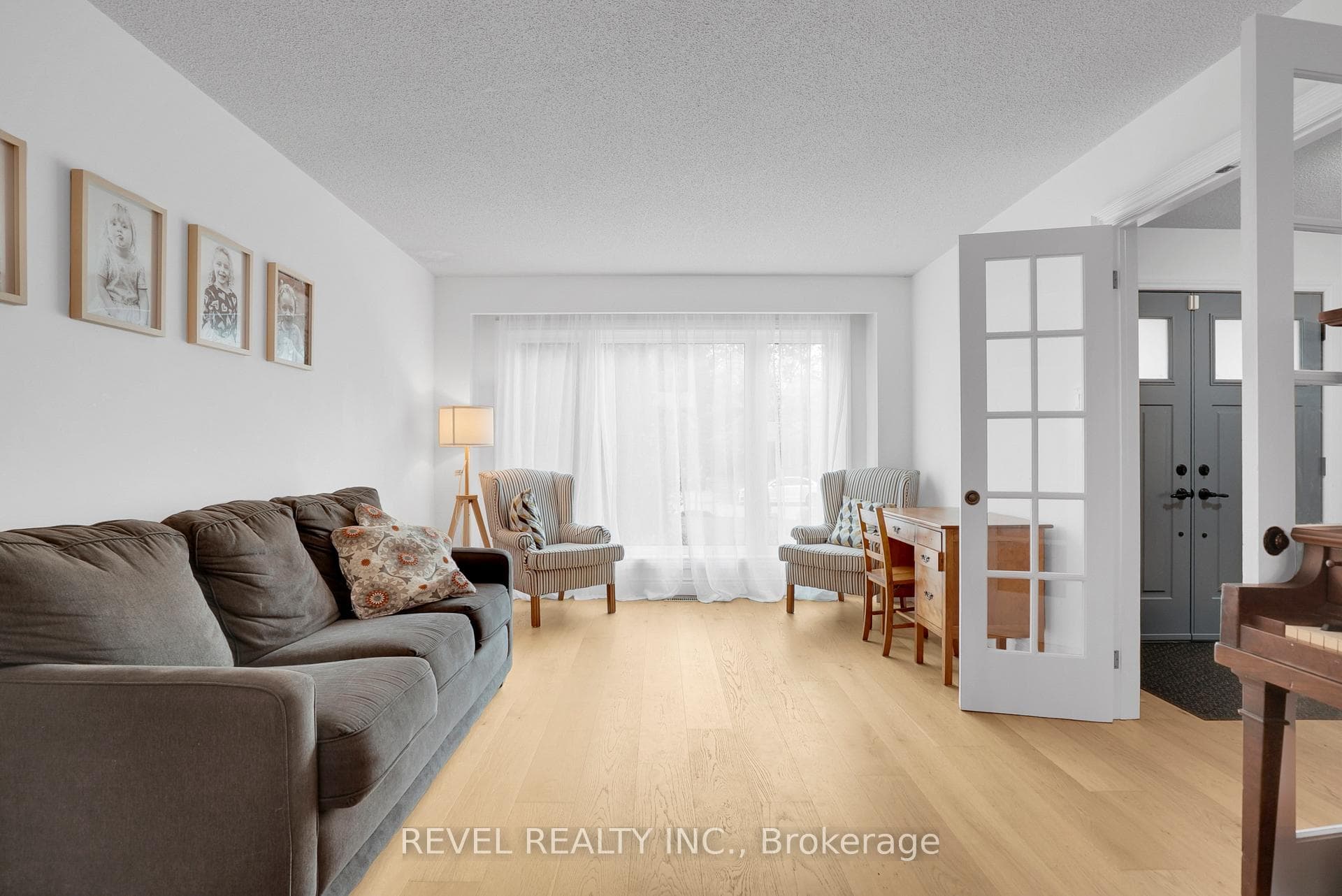 53 Oakridge Drive photo 6