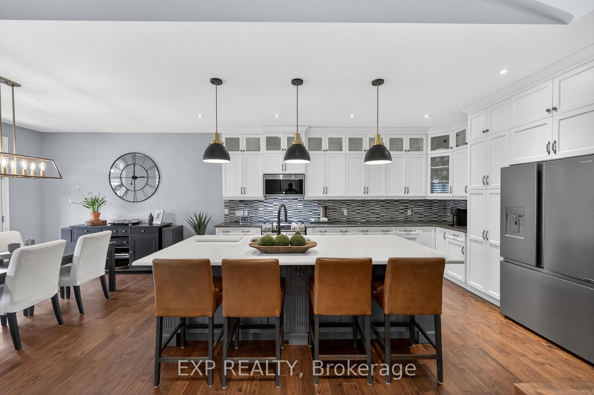 8736 Angie Drive photo 17