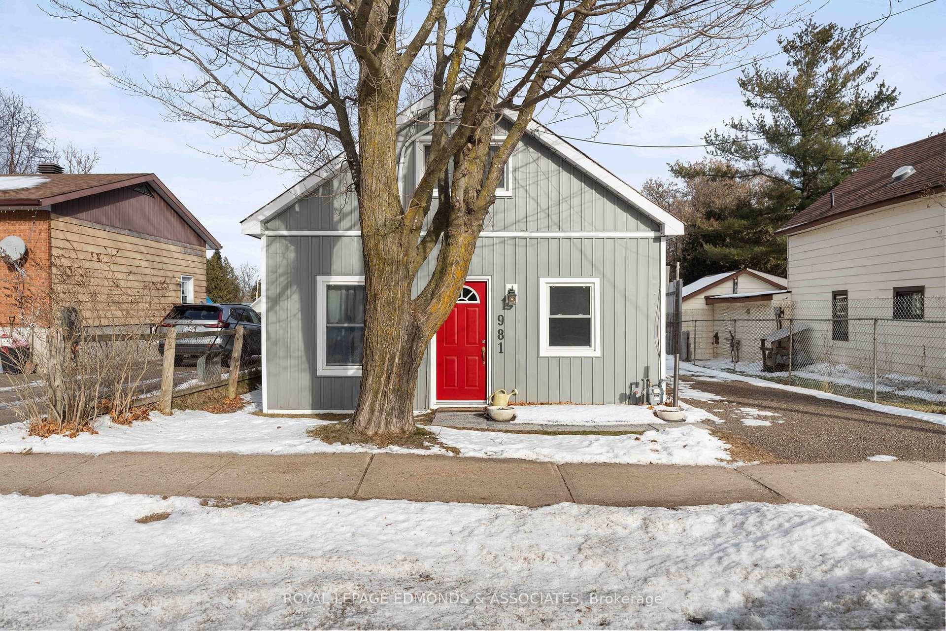 981 Lea Street photo 5