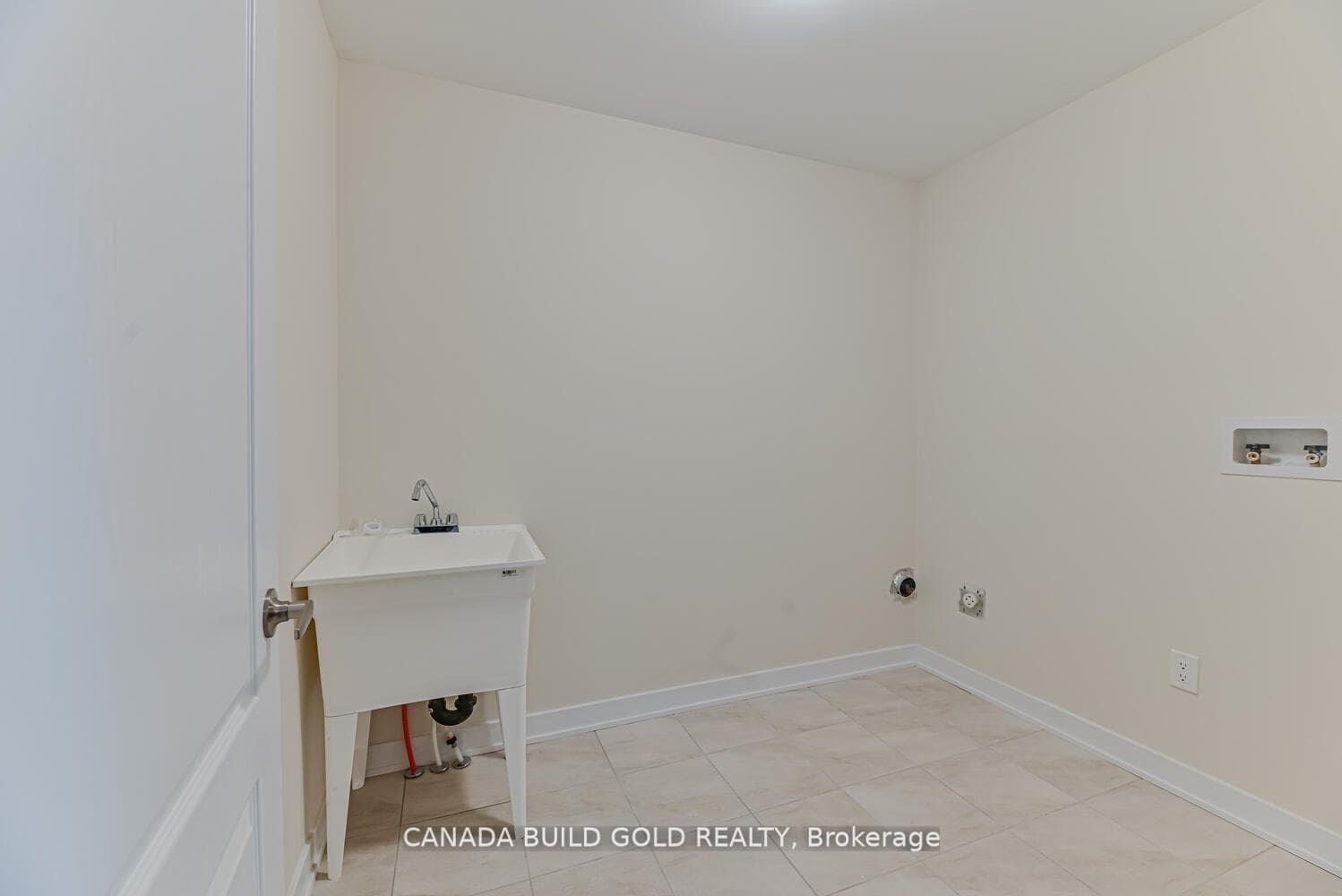 61 Starboard Crescent photo 27