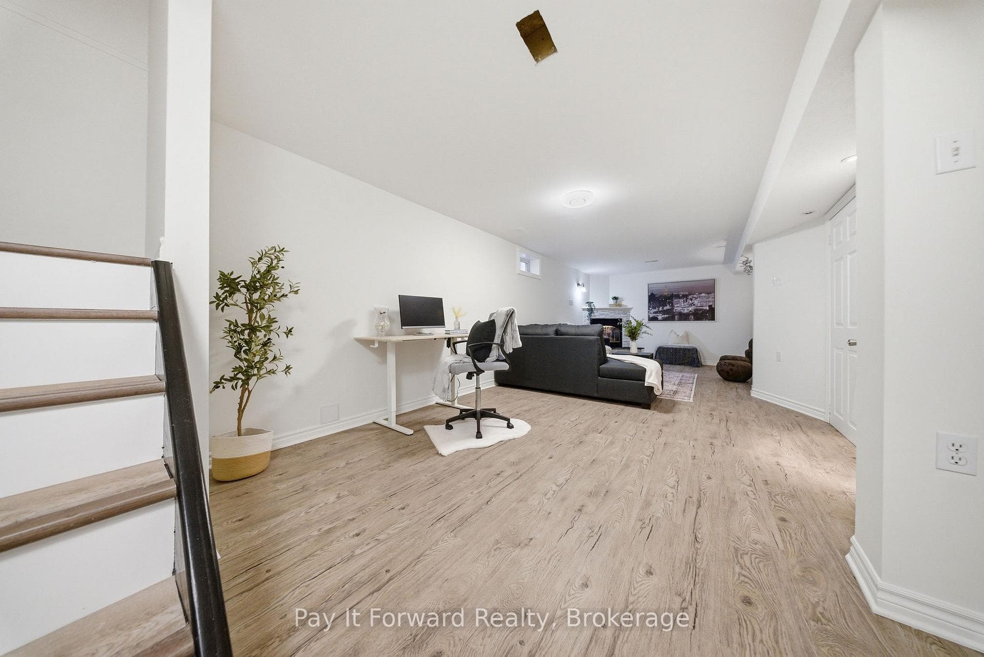 76 Shadyglen Drive photo 17