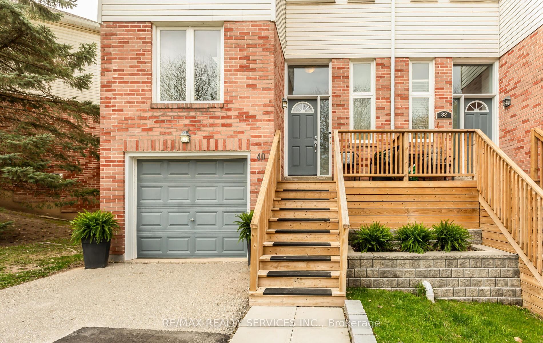 40 Maple Avenue Unit 168 photo 2