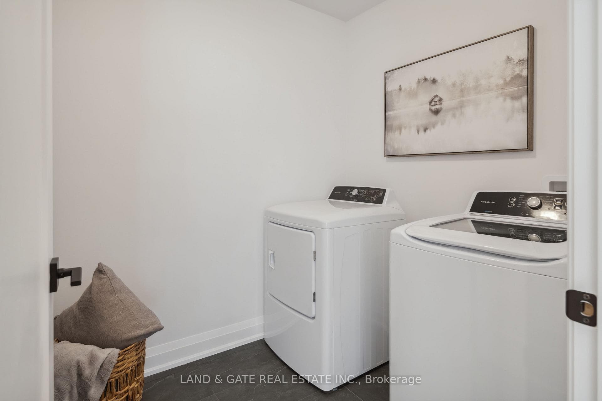 1001 Queensdale Avenue photo 17
