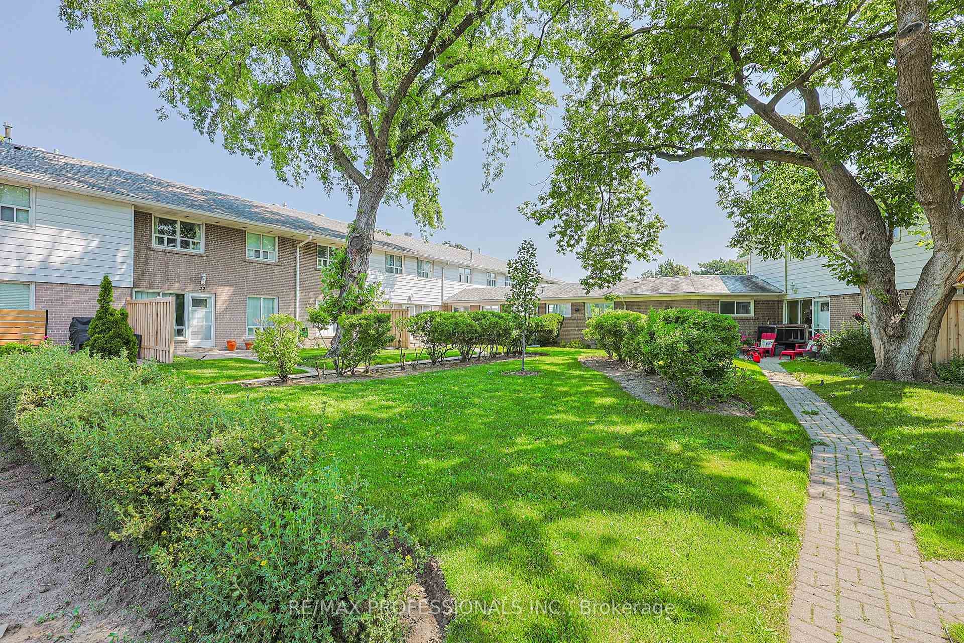 160 Carsbrooke Road Unit 20 photo 34