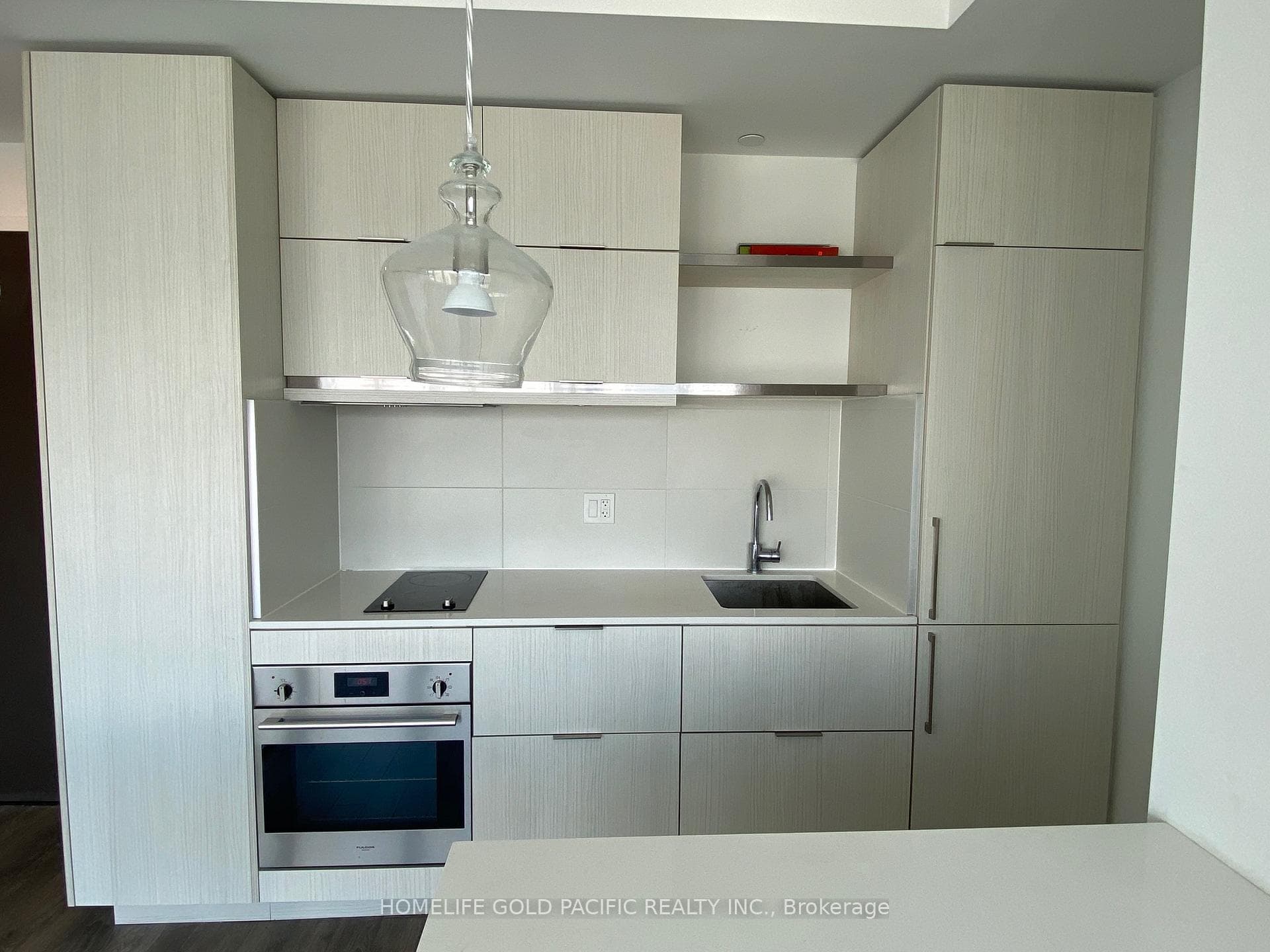 197 Yonge Street Unit 4113 photo 4
