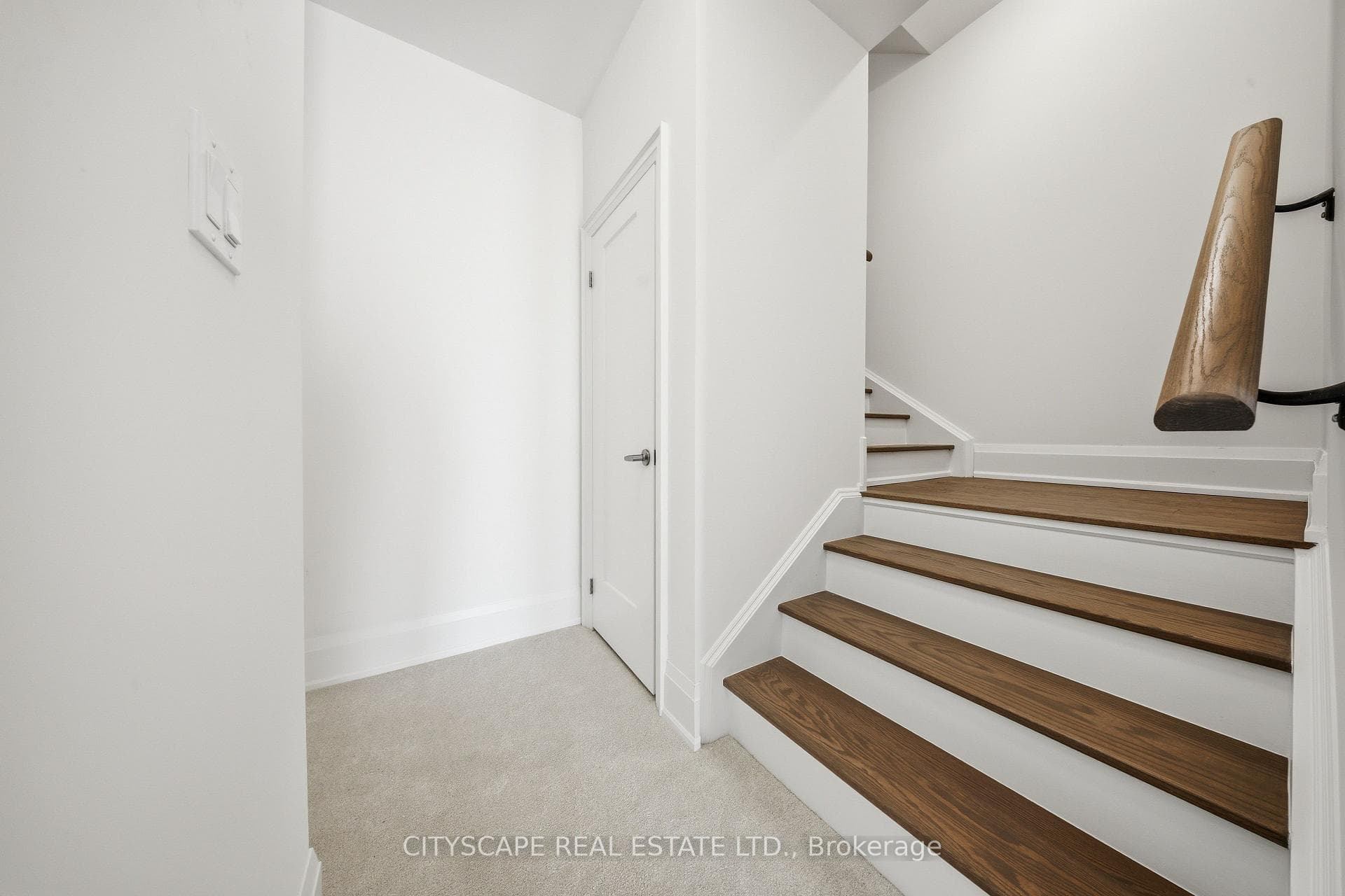 3298 Umar Avenue photo 7