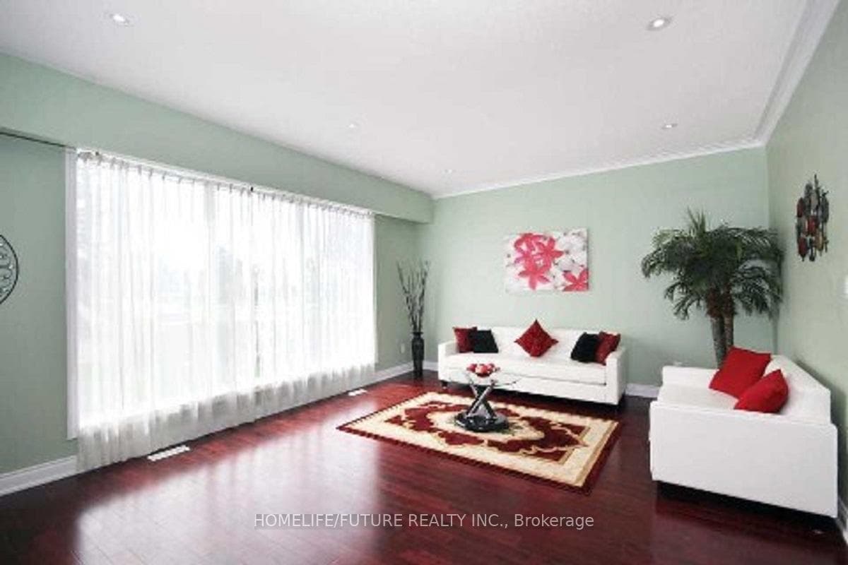 41 Gaiety Drive photo 3