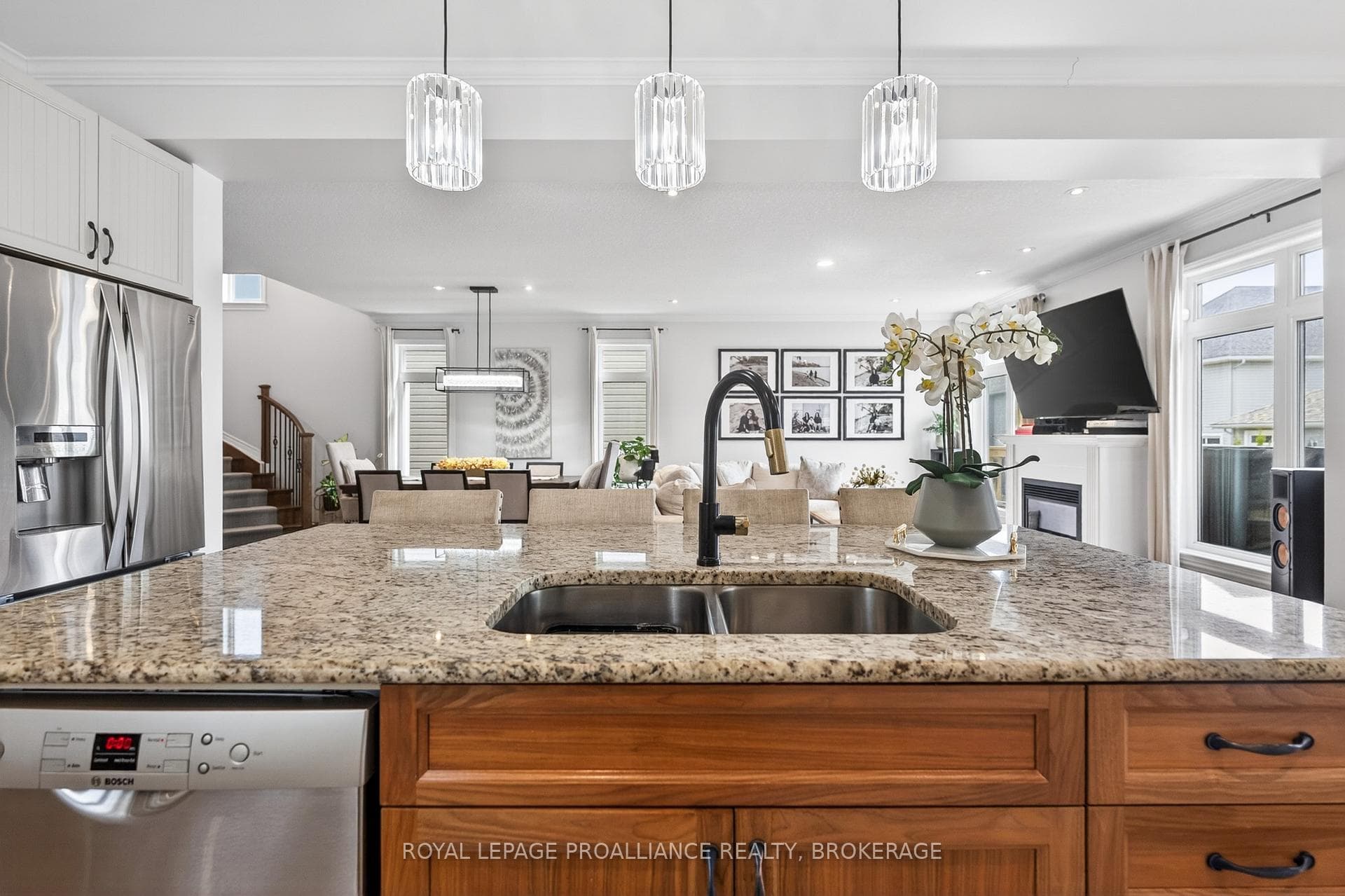 1153 Escala Crescent photo 12
