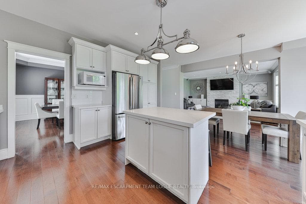 4200 SARAZEN Drive photo 7