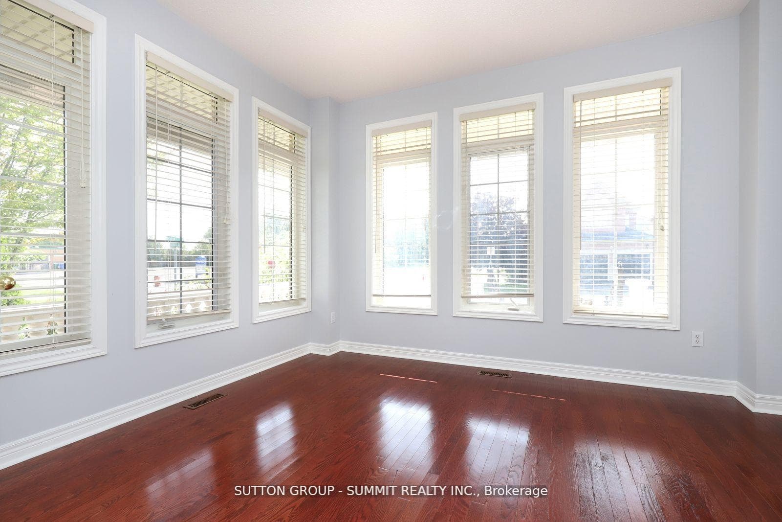1087 Abbott Street Unit Upper photo 5