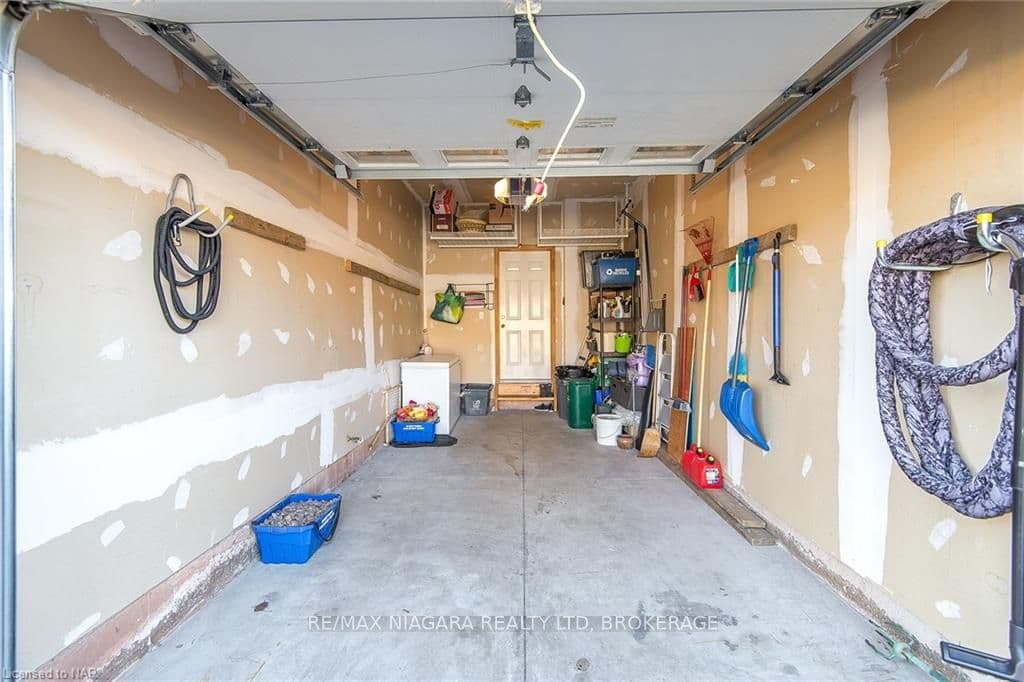 22 CONRAD Place photo 43