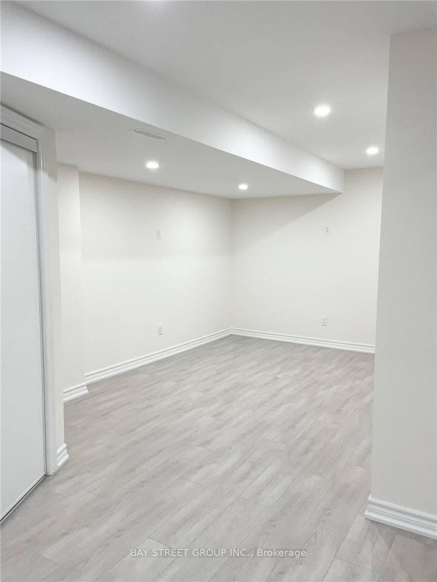 27 Brownsberger Road photo 8