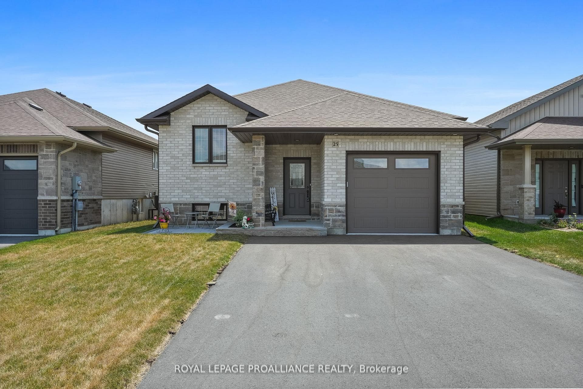 25 Cedar Park Crescent photo 1