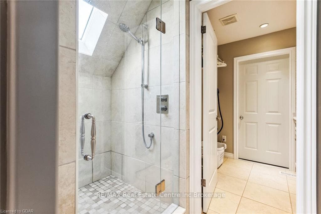 265 RIVERVIEW Place photo 30