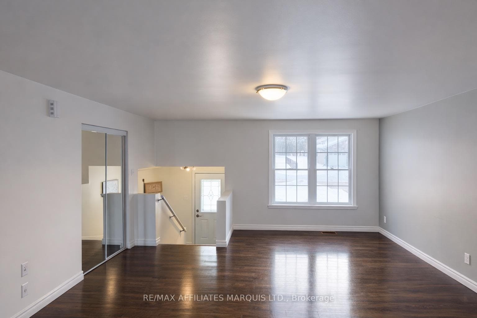109 French Avenue photo 6