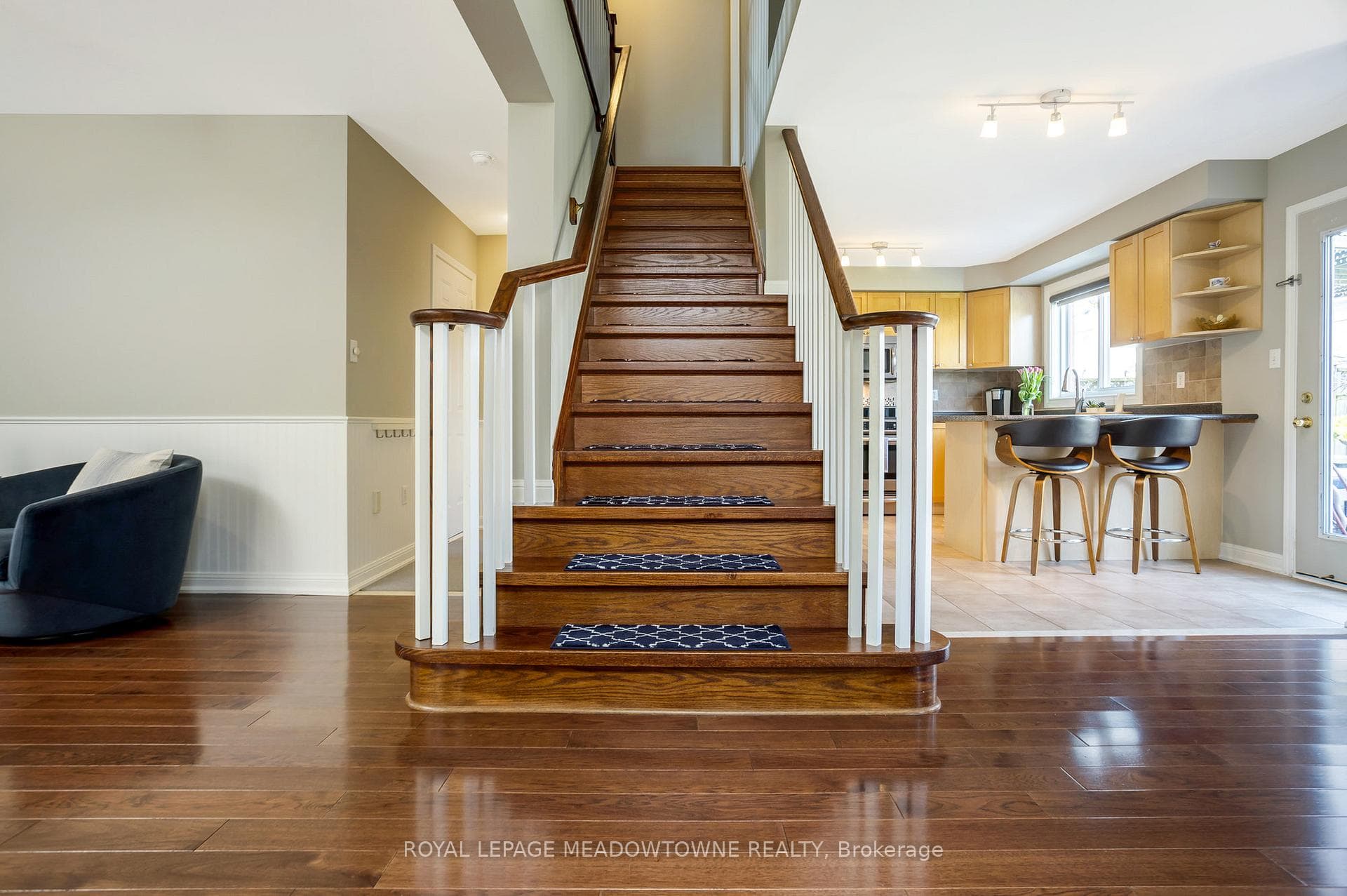 469 Farlow Crescent photo 13