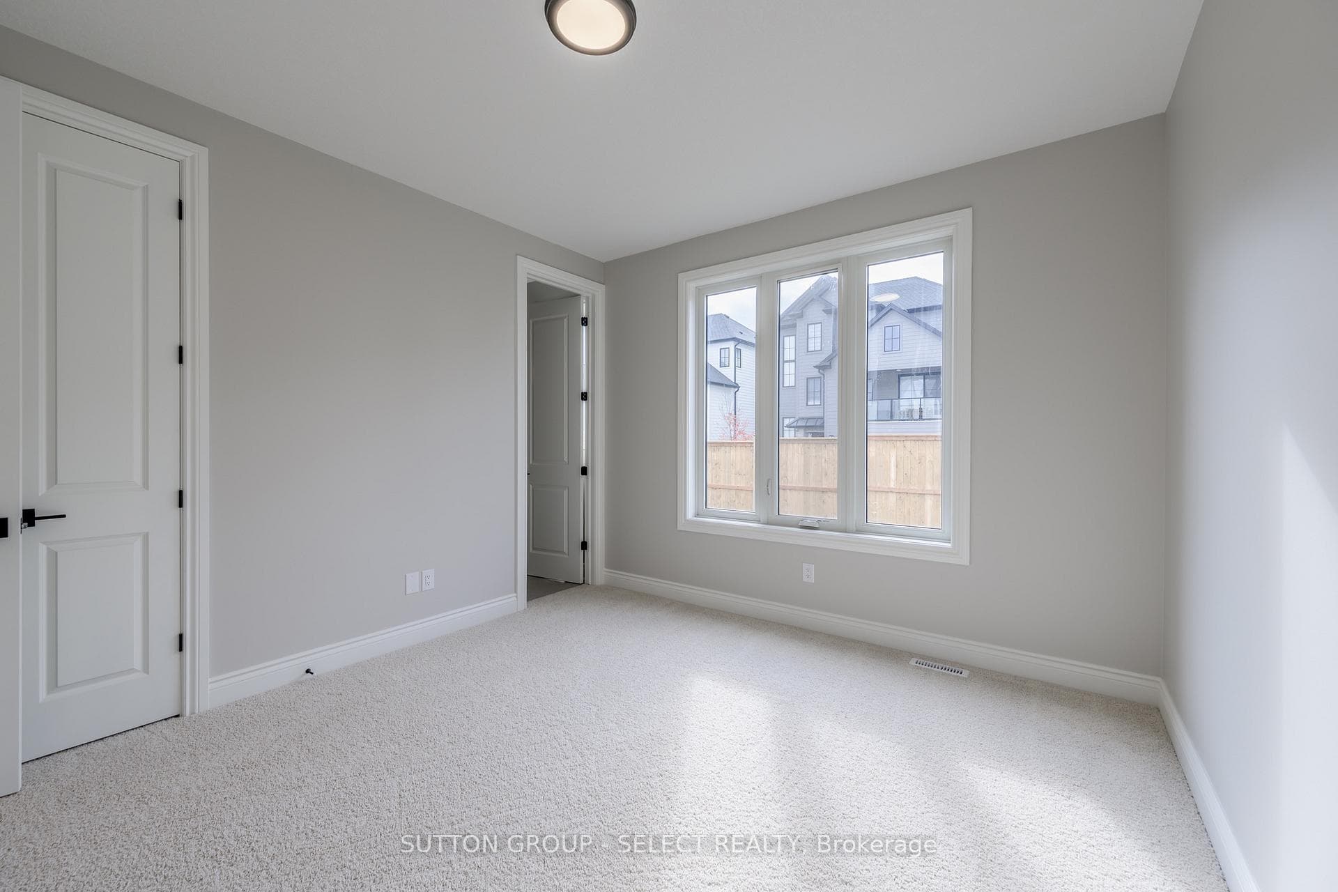 2835 Sheffield Place Unit 7 photo 12