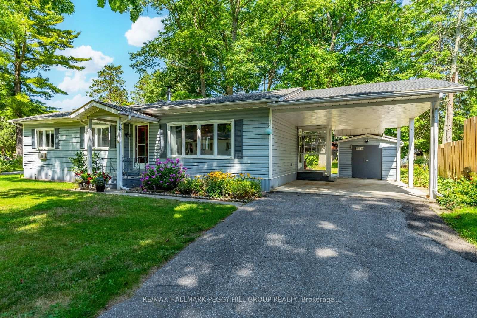 8 Sinclair Avenue photo 1