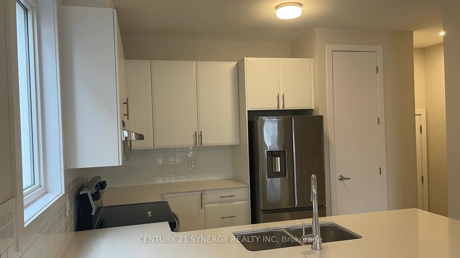 516 Oldenburg Avenue photo 19