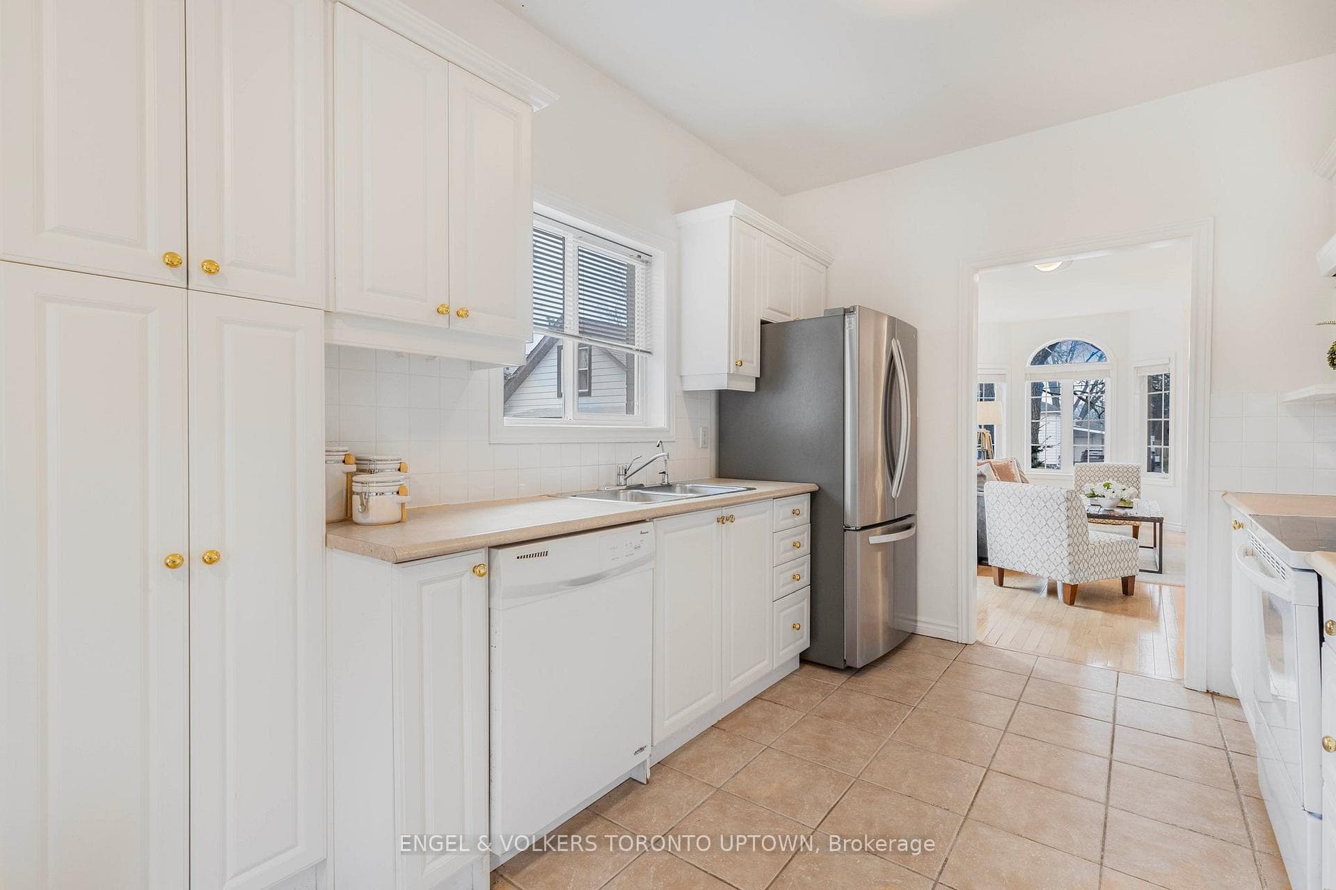 658 Gorham Street photo 7