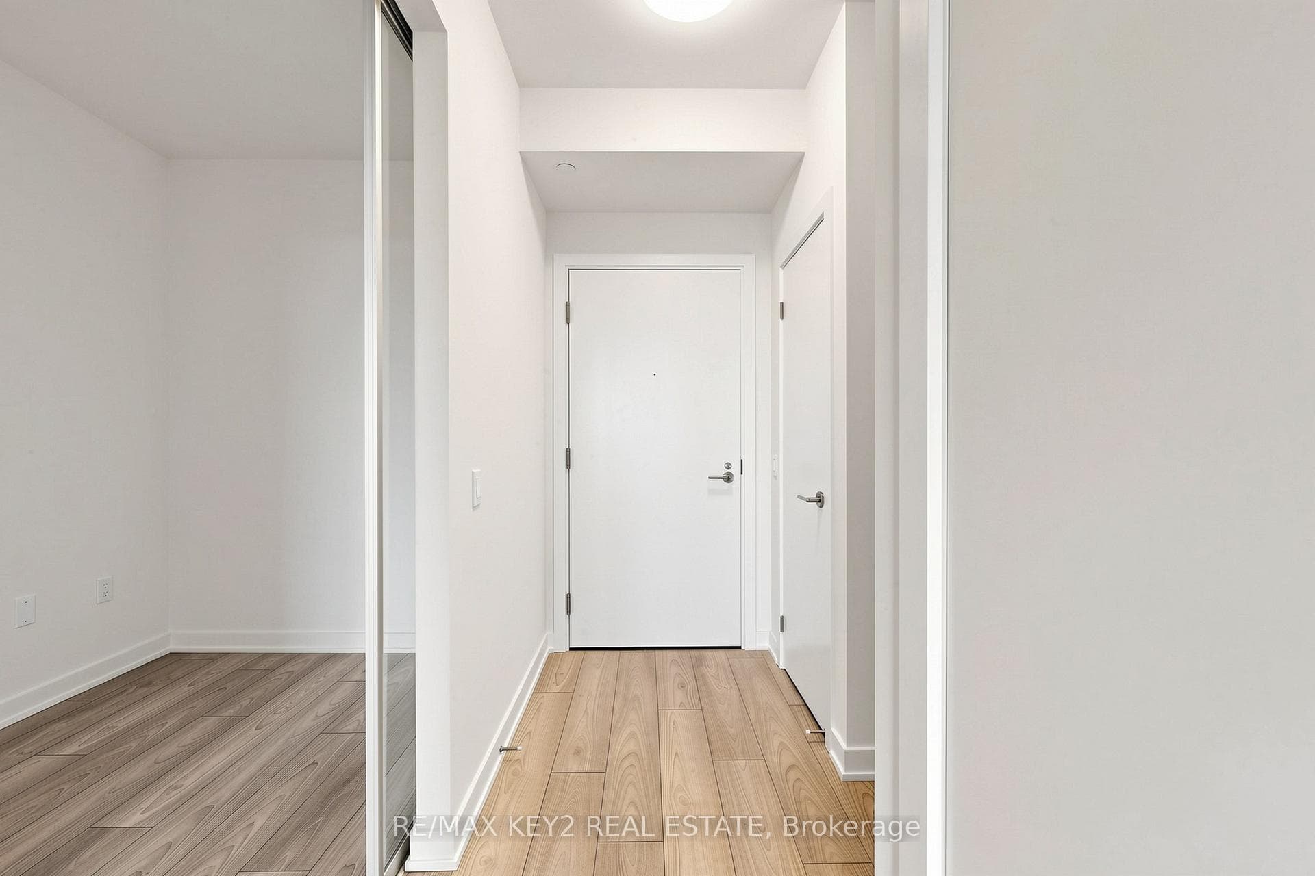 110 Broadway Avenue Unit 2910 photo 17