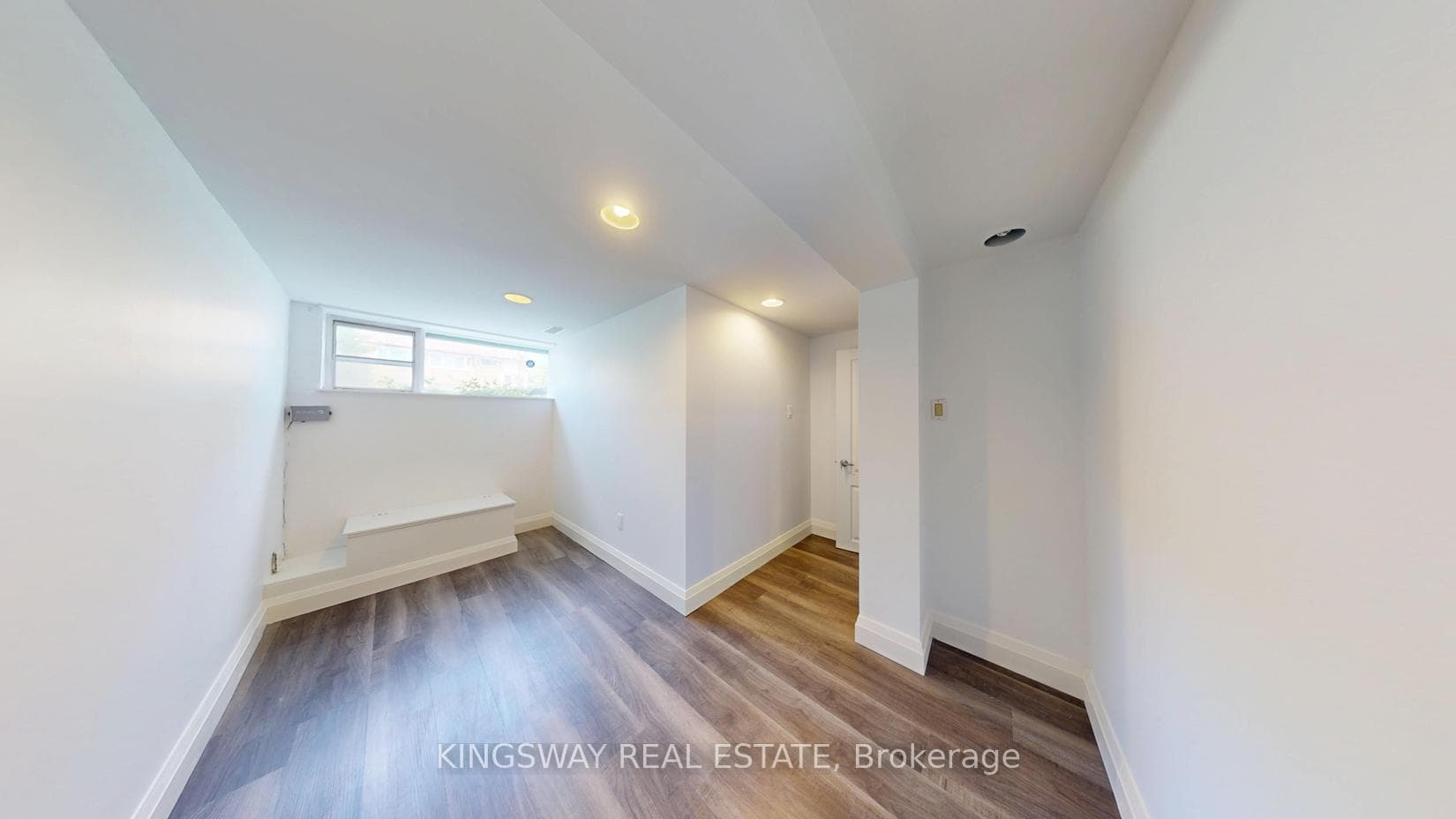 54 Pilot Street photo 31