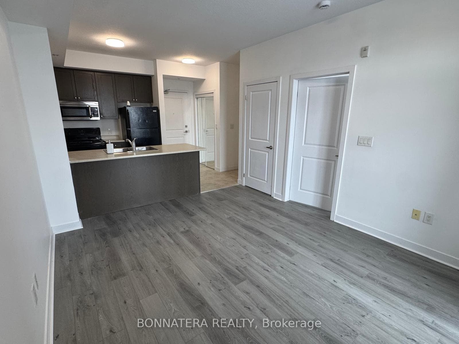 5010 CORPORATE Drive Unit 209 photo 11
