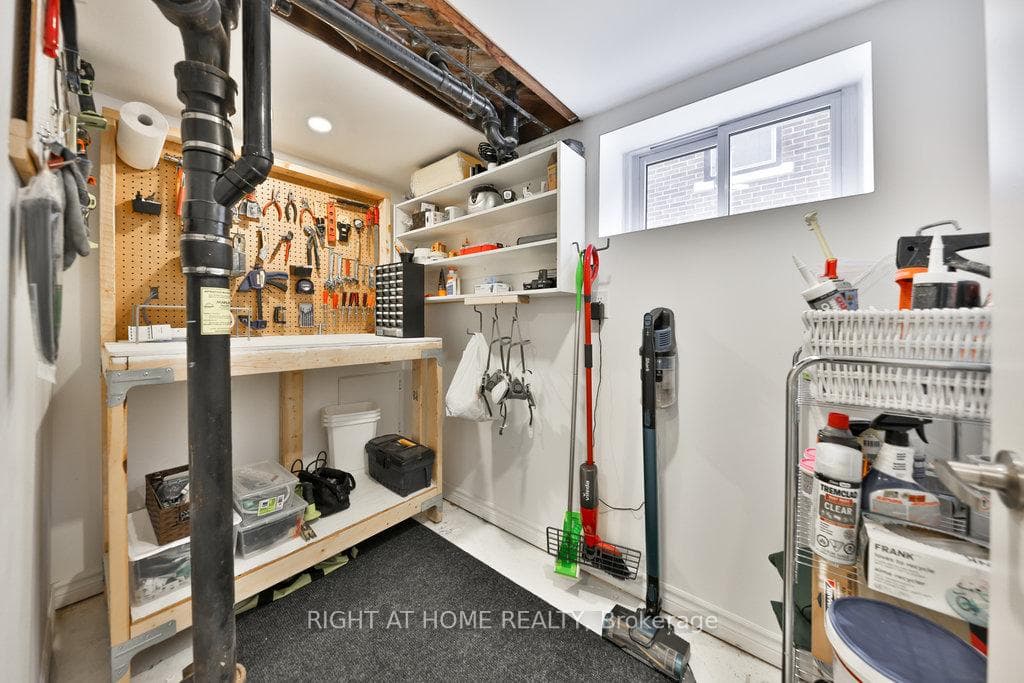 160 Rodgers Road photo 25