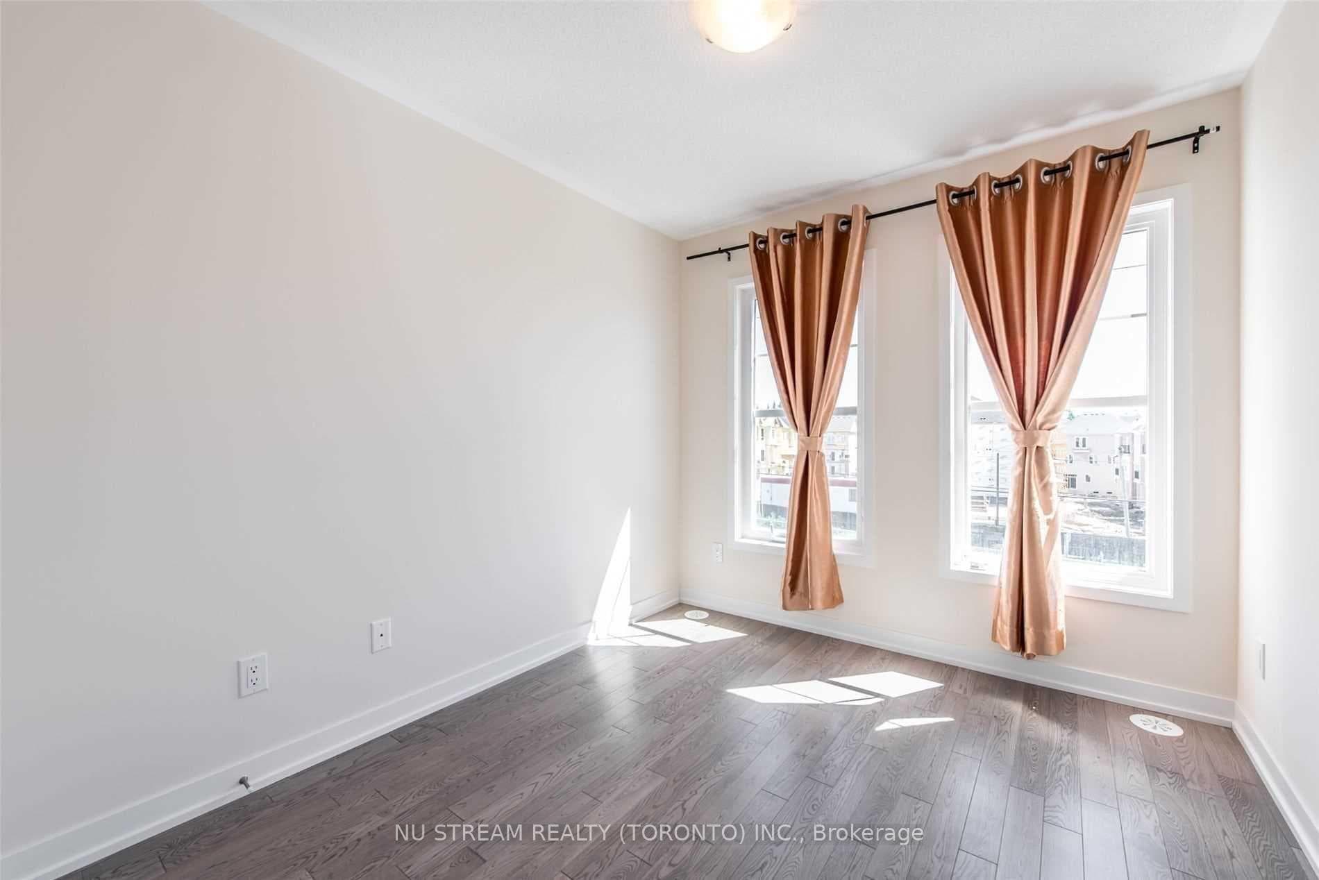 10578 Bathurst Street photo 19