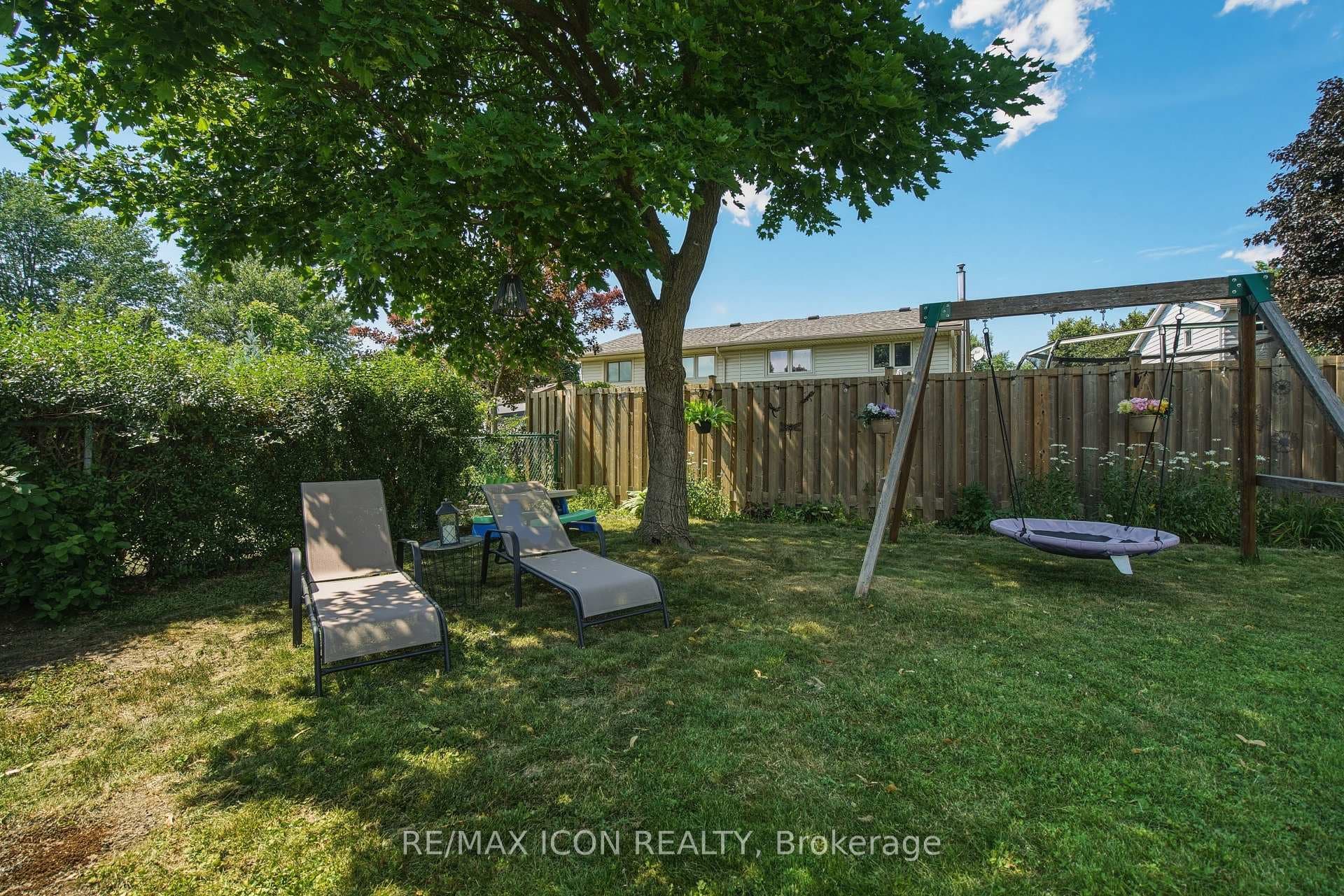 107 Rosamond Crescent photo 29