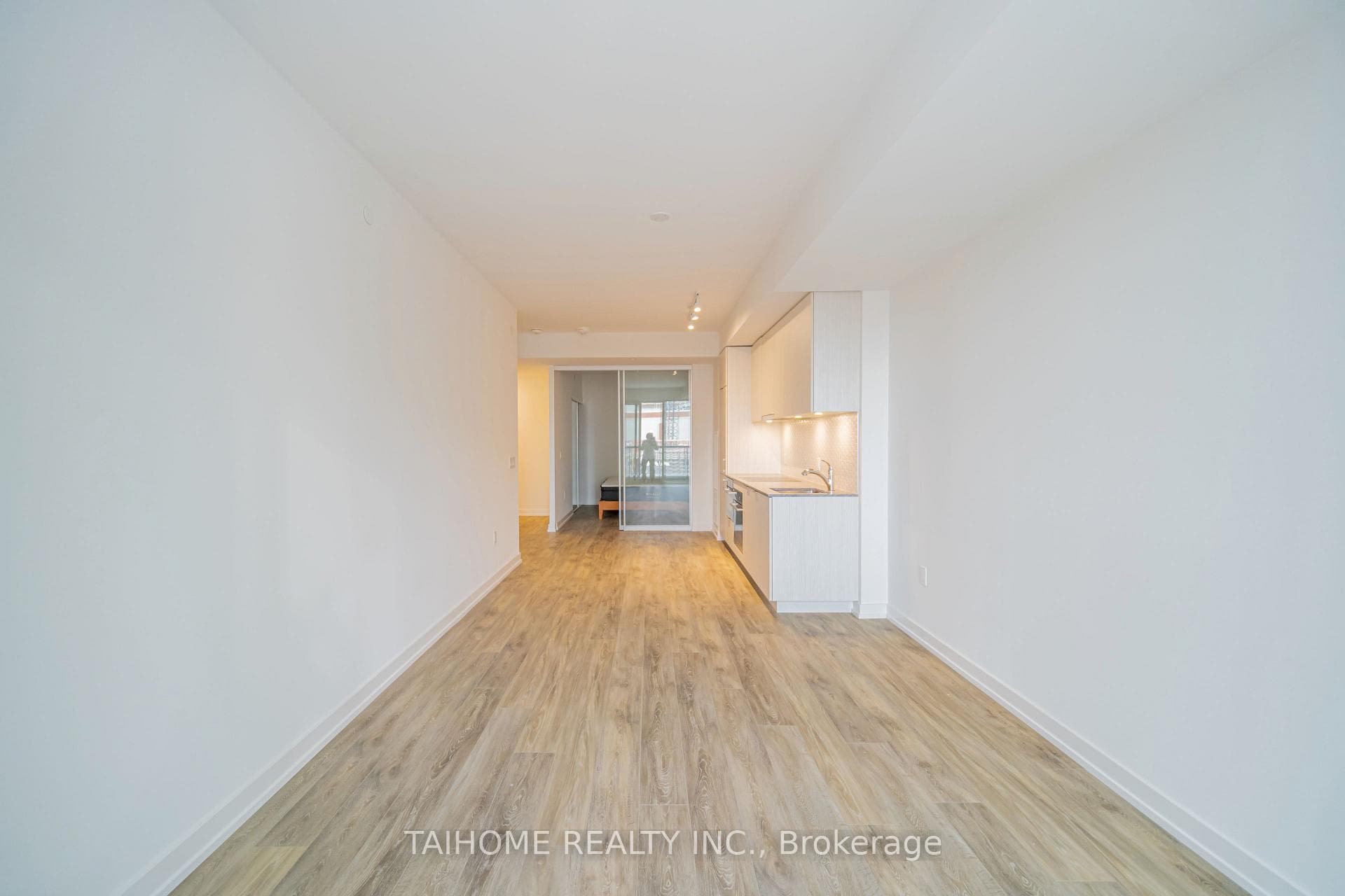 158 Front Street Unit 813 photo 19