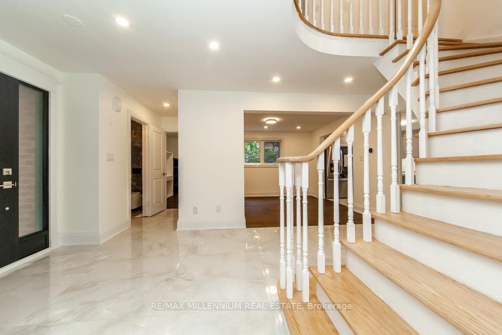 15 Sala Drive photo 3
