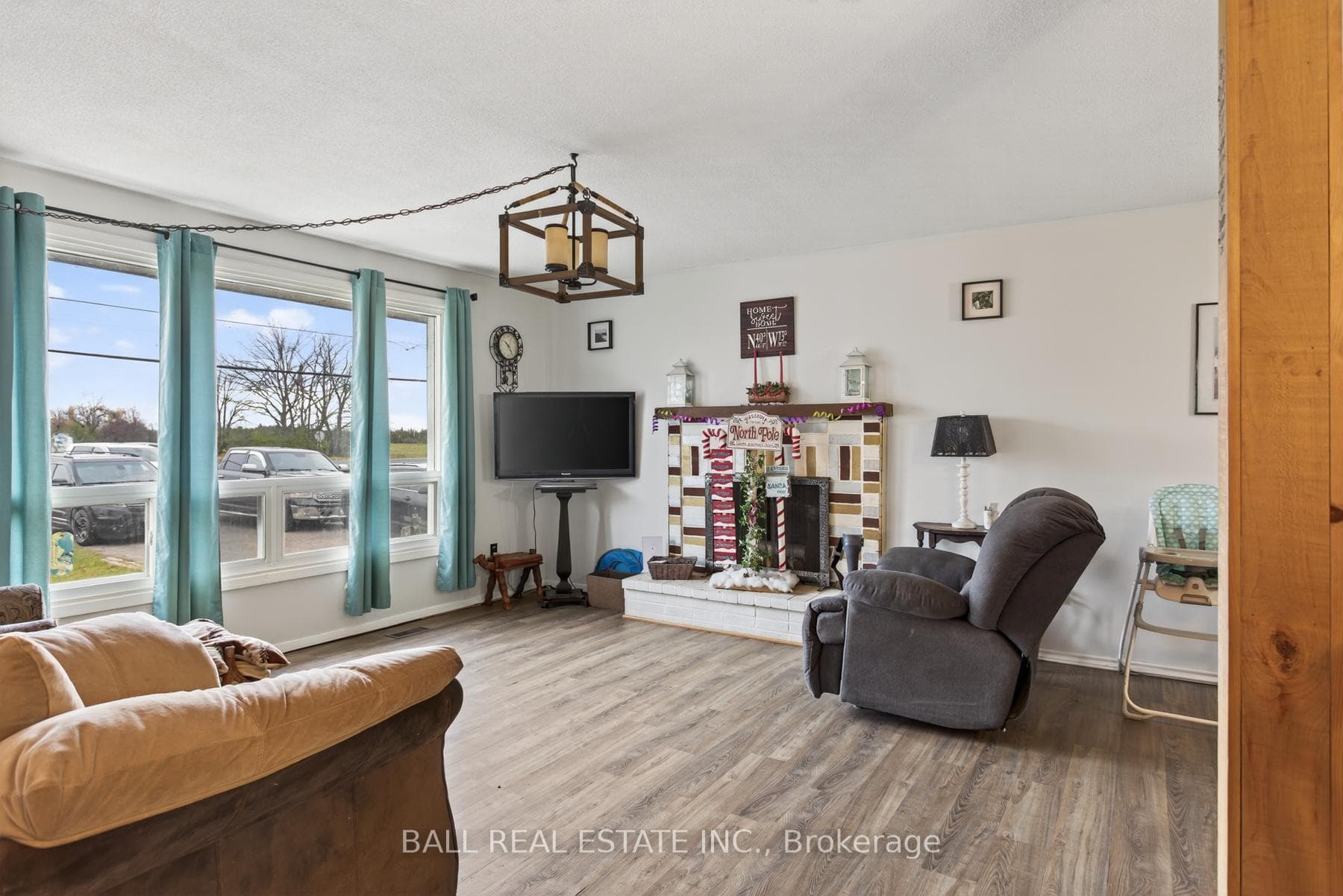 1688 Tara Road photo 7