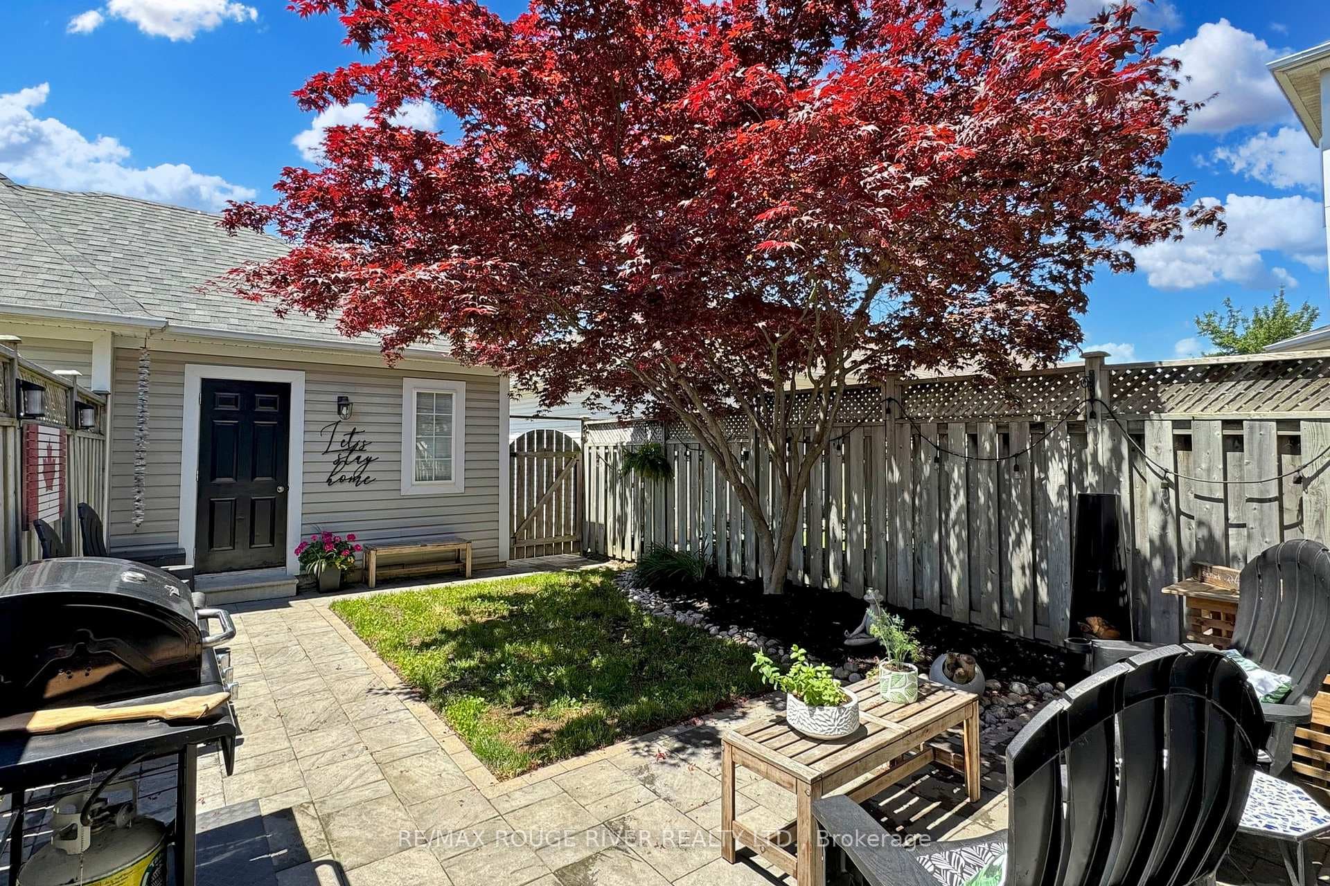 74 Bridgeport Drive photo 27