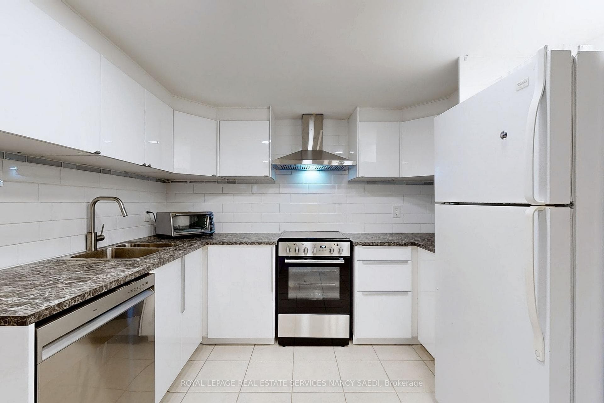 21 Sandfield Road photo 12