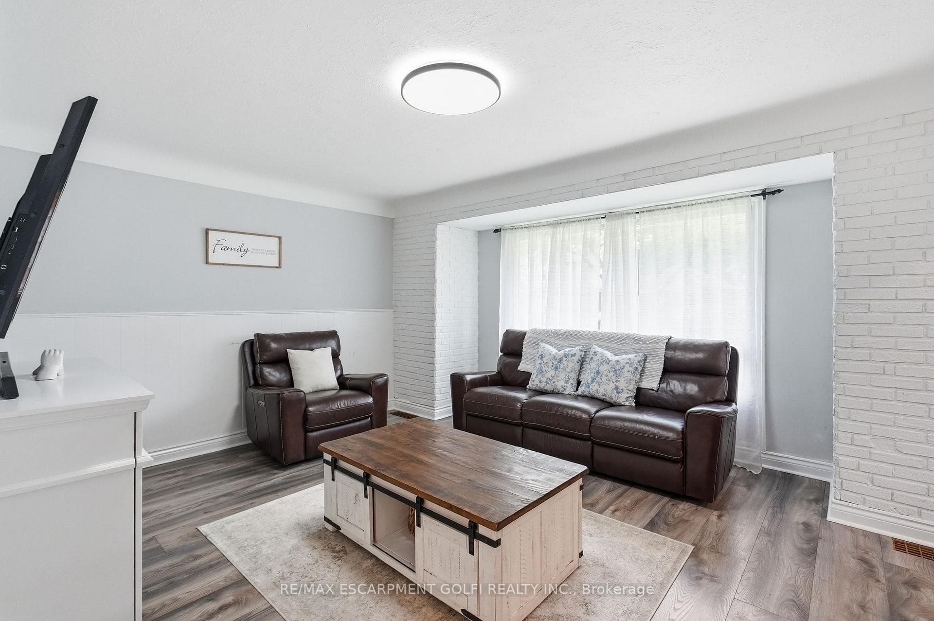 160 East 36th Street photo 6
