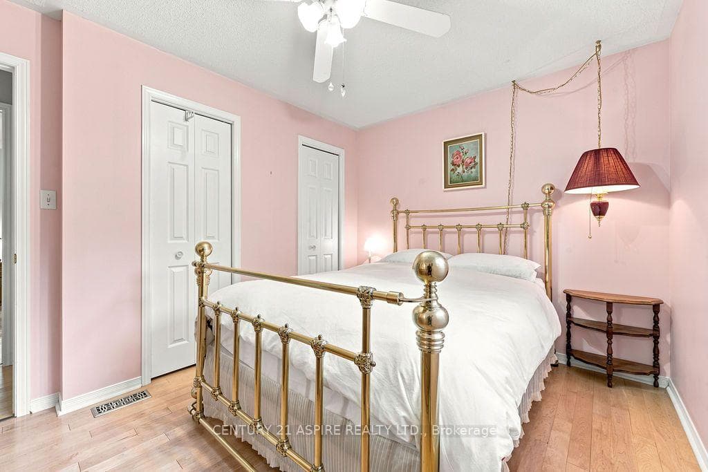 23 Cardinal Crescent photo 18