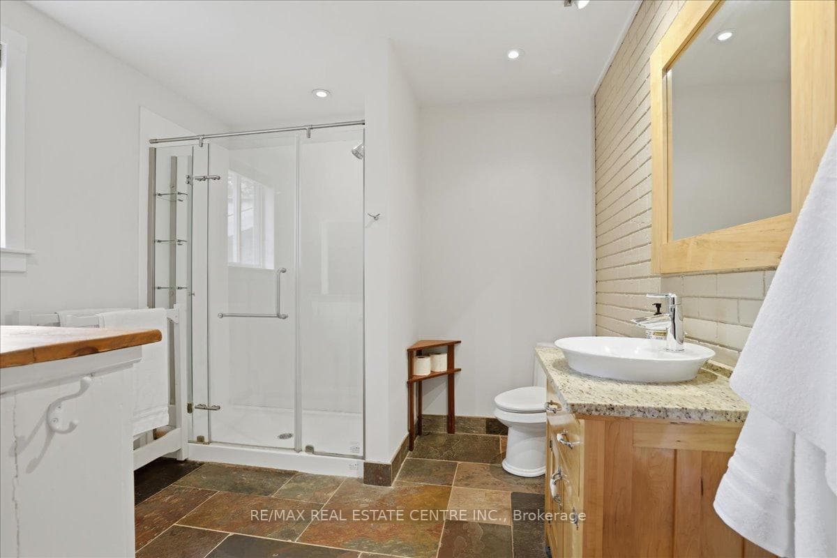 140 Peter Street photo 15