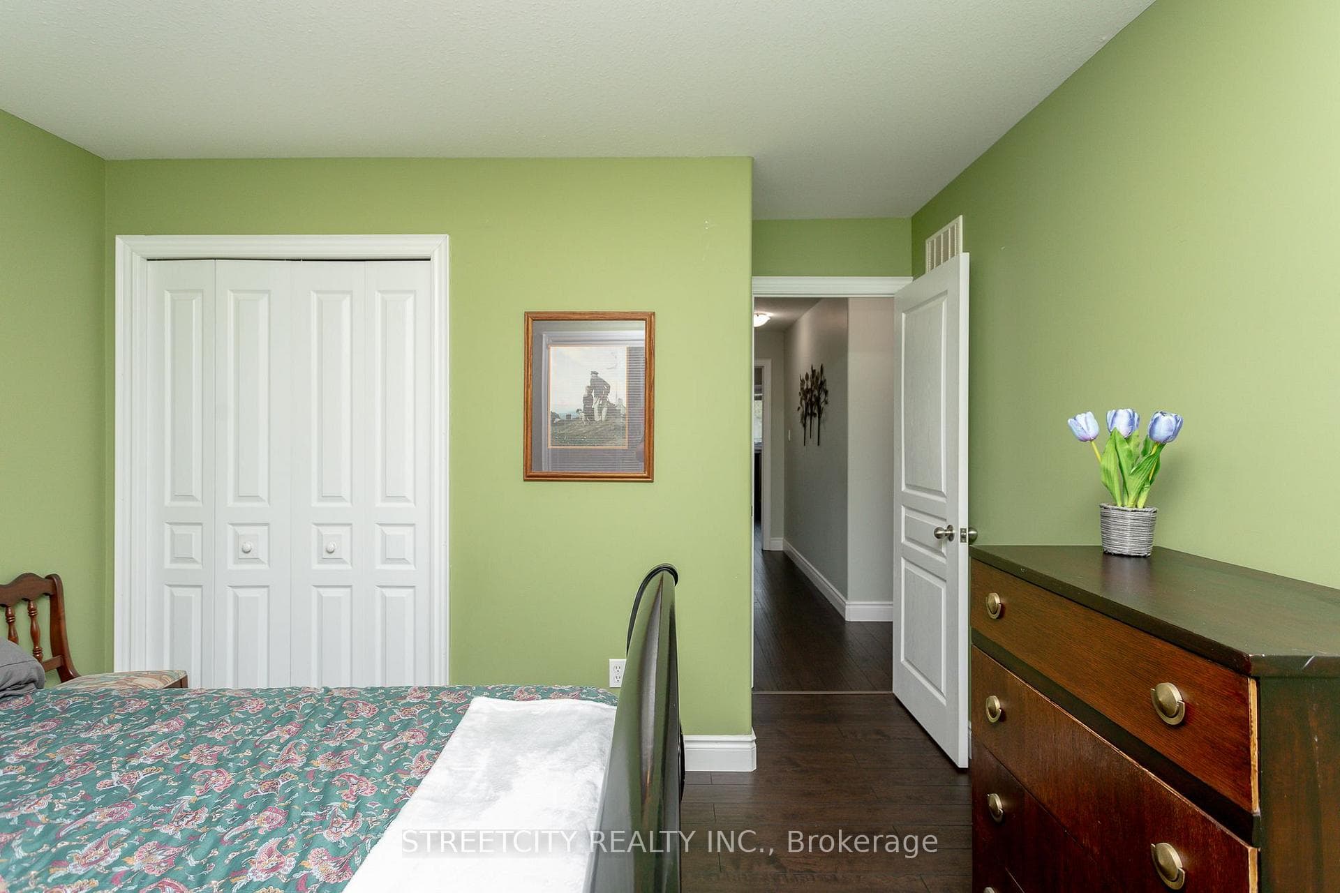 907 Garibaldi Avenue photo 24