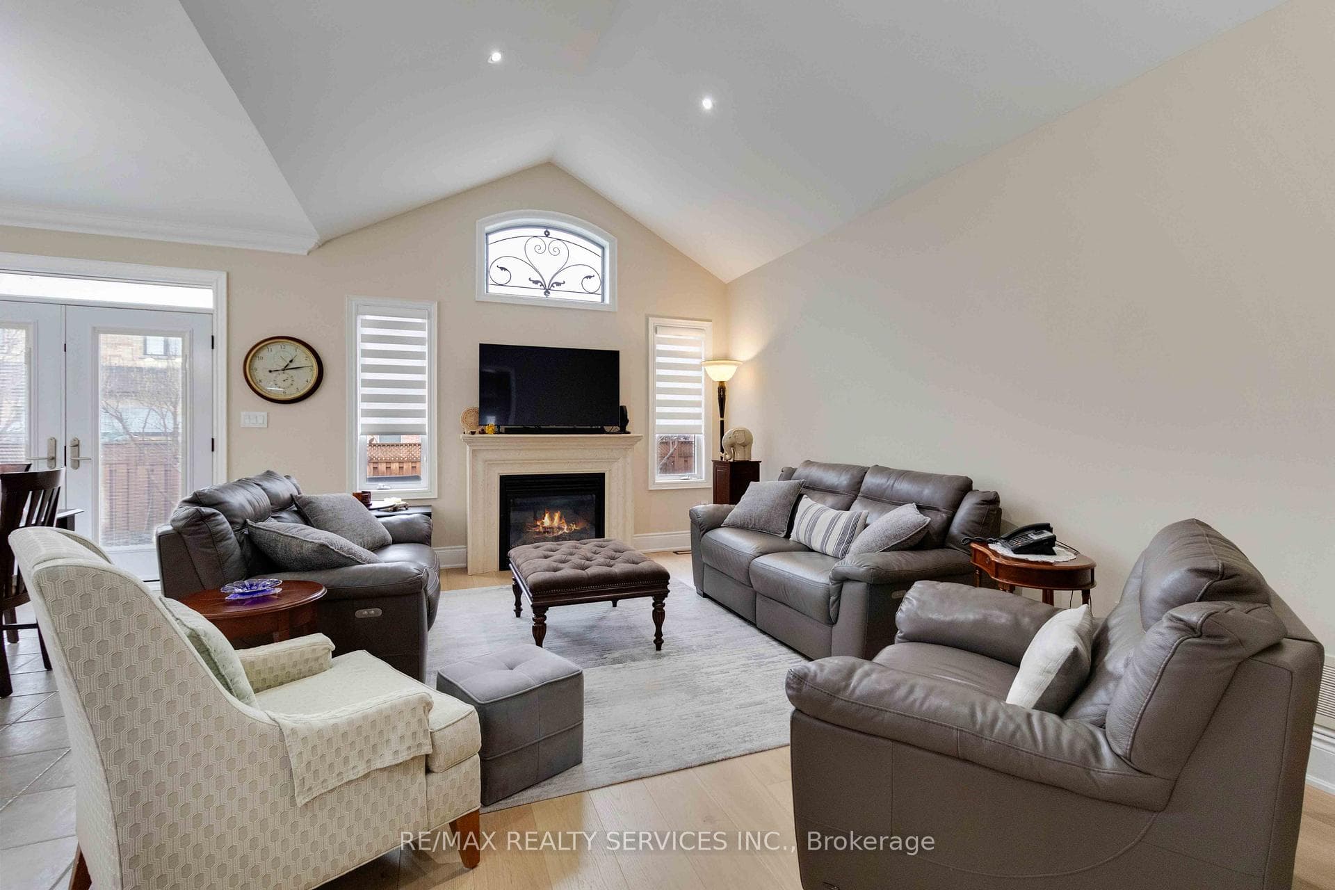 15 Valleystream Circle photo 6