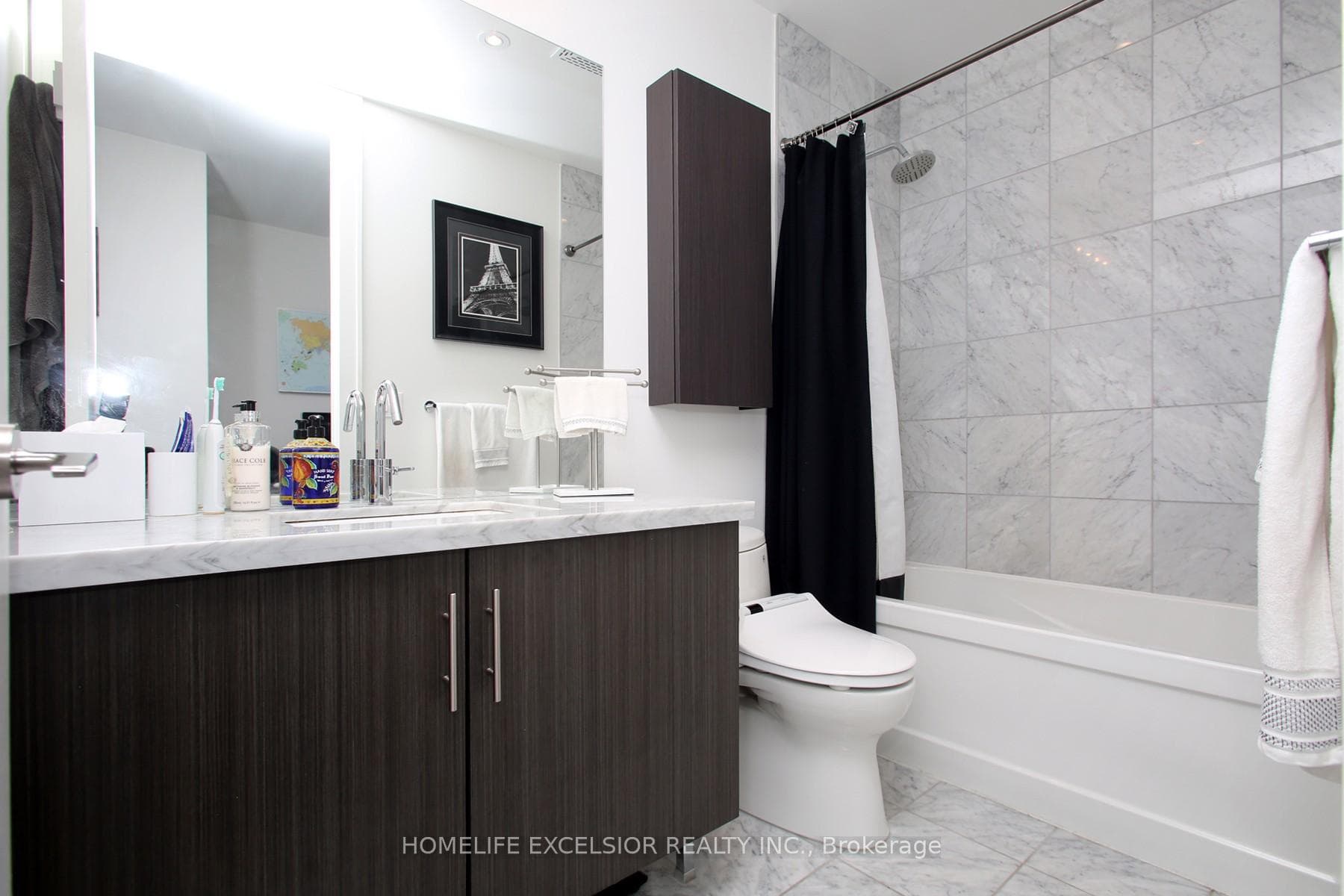 39 Queens Quay Unit 631 photo 8