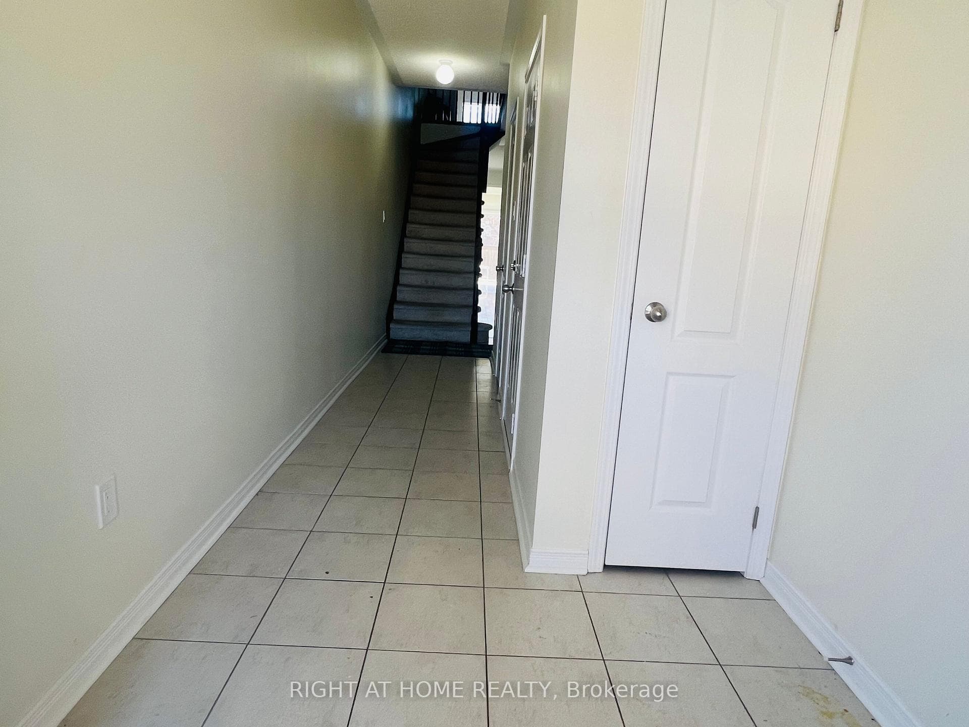 940 Francine Crescent photo 15