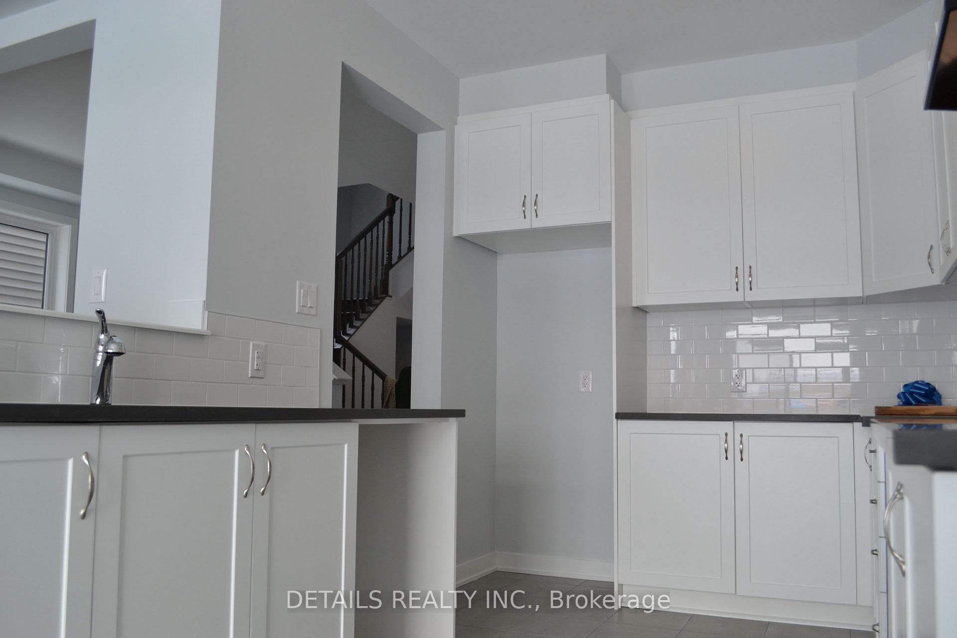 611 Allied Mews photo 3