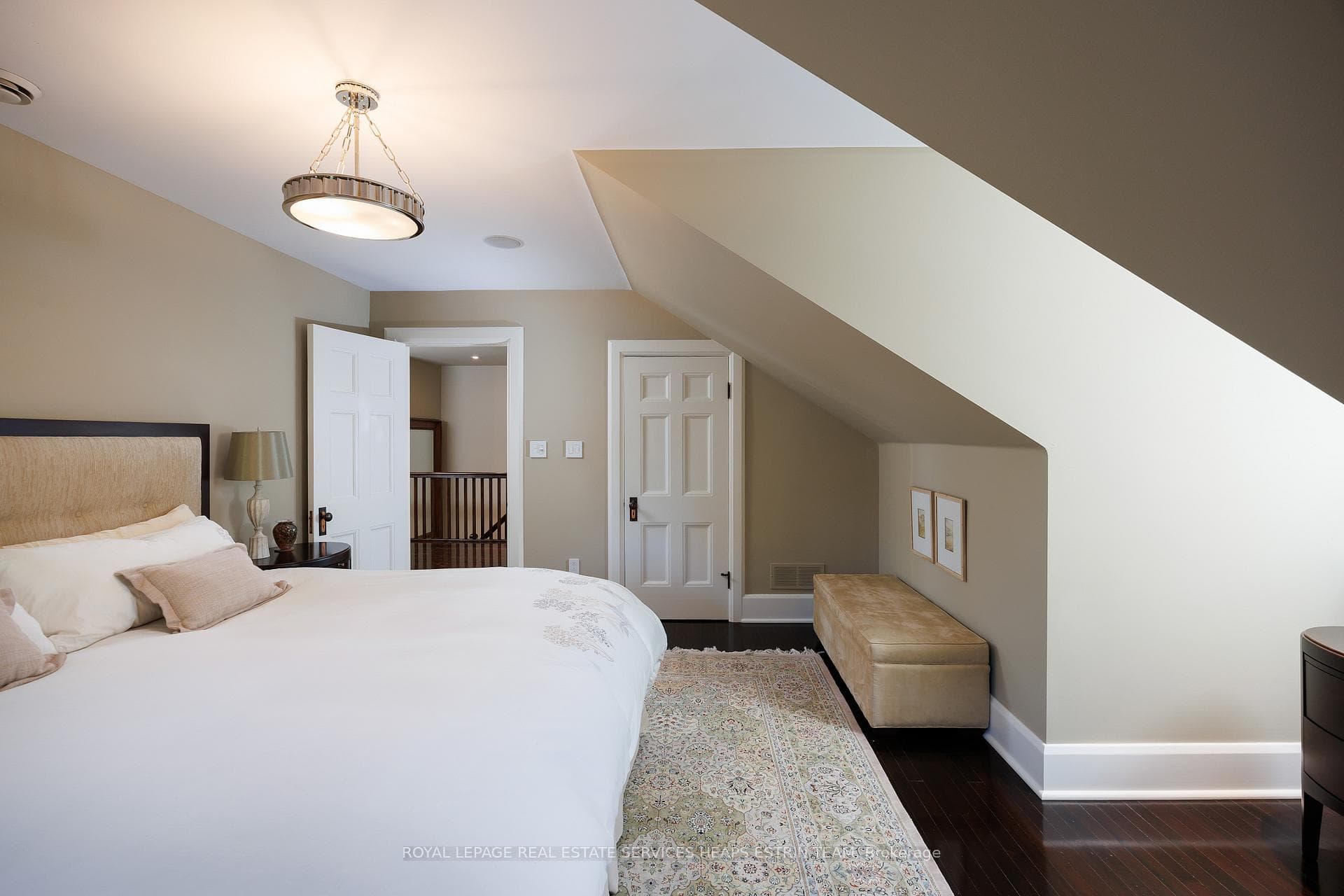 75 Queen Street photo 46