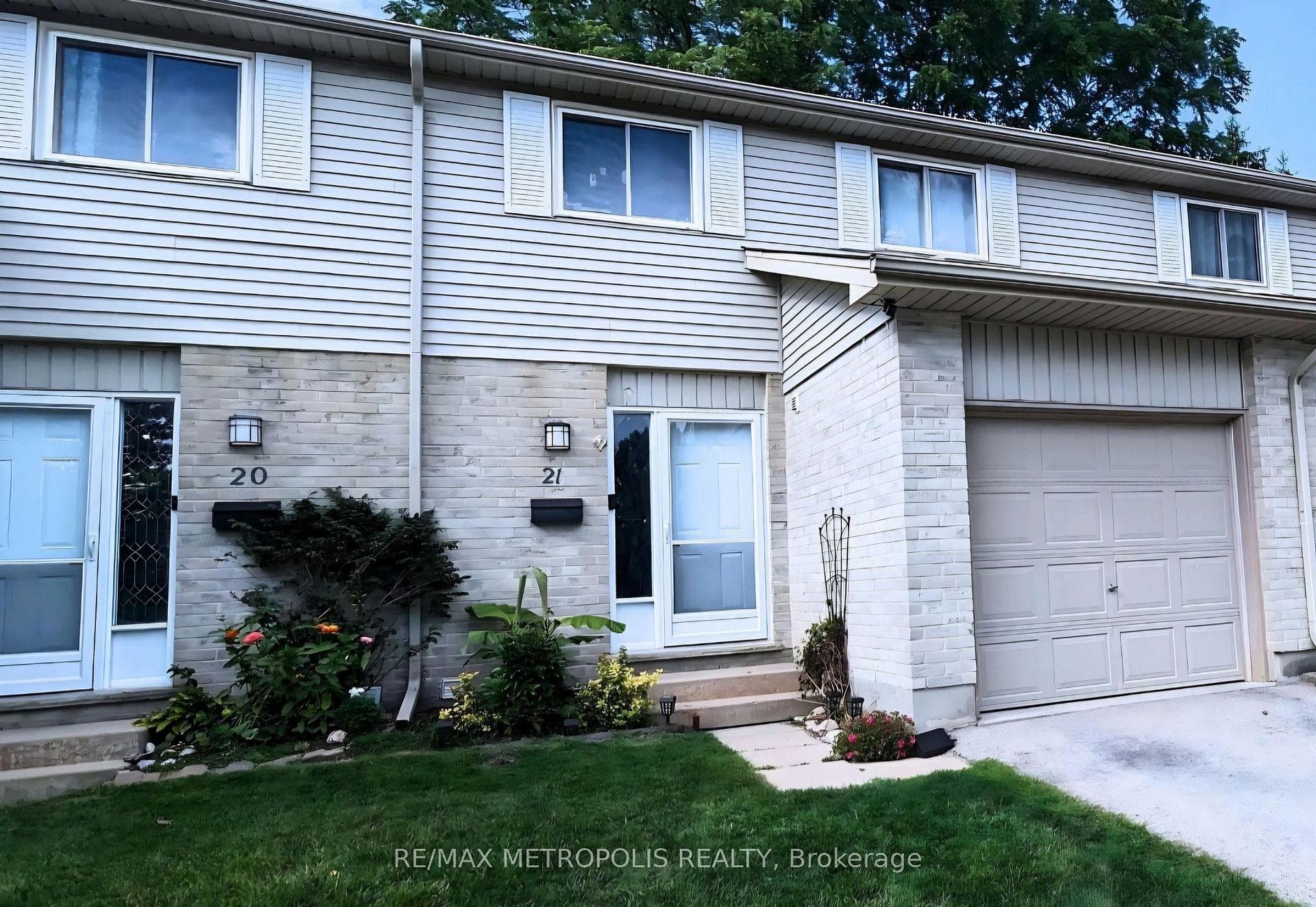 30 Clarendon Crescent Unit 21 photo 14