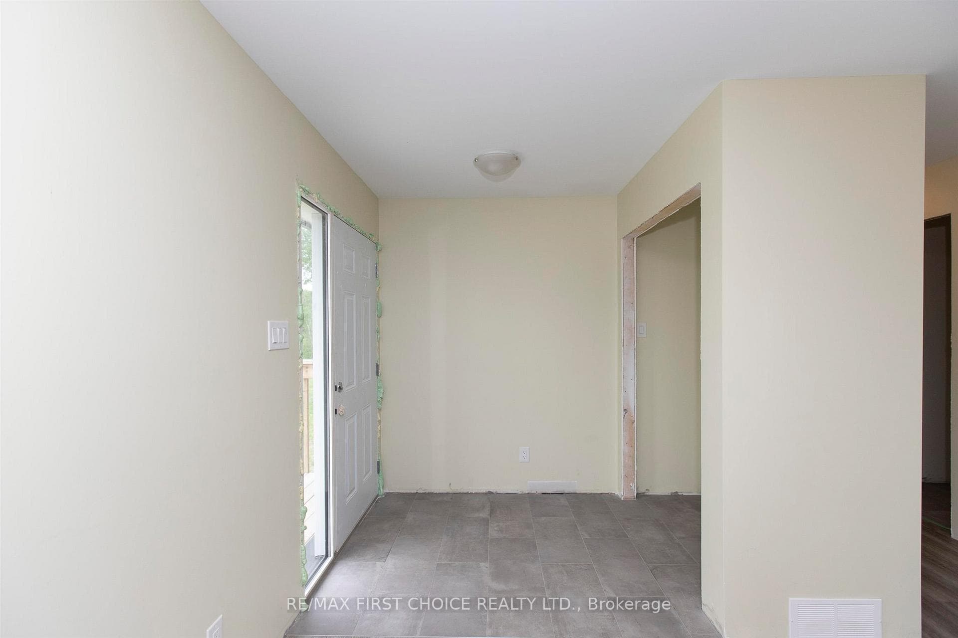 277 Pole Line Road photo 11