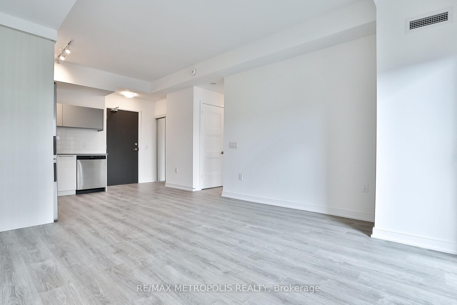 25 Neighbourhood Lane Unit 503 photo 9