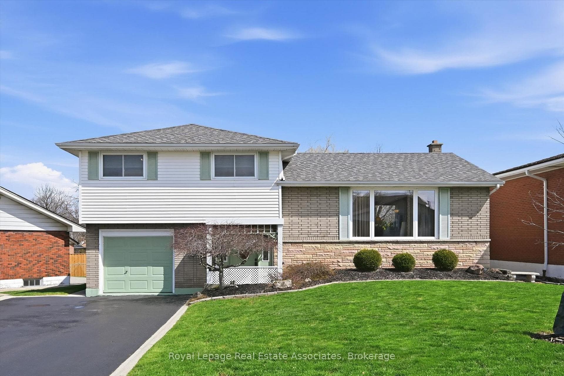 115 Laurier Avenue photo 2
