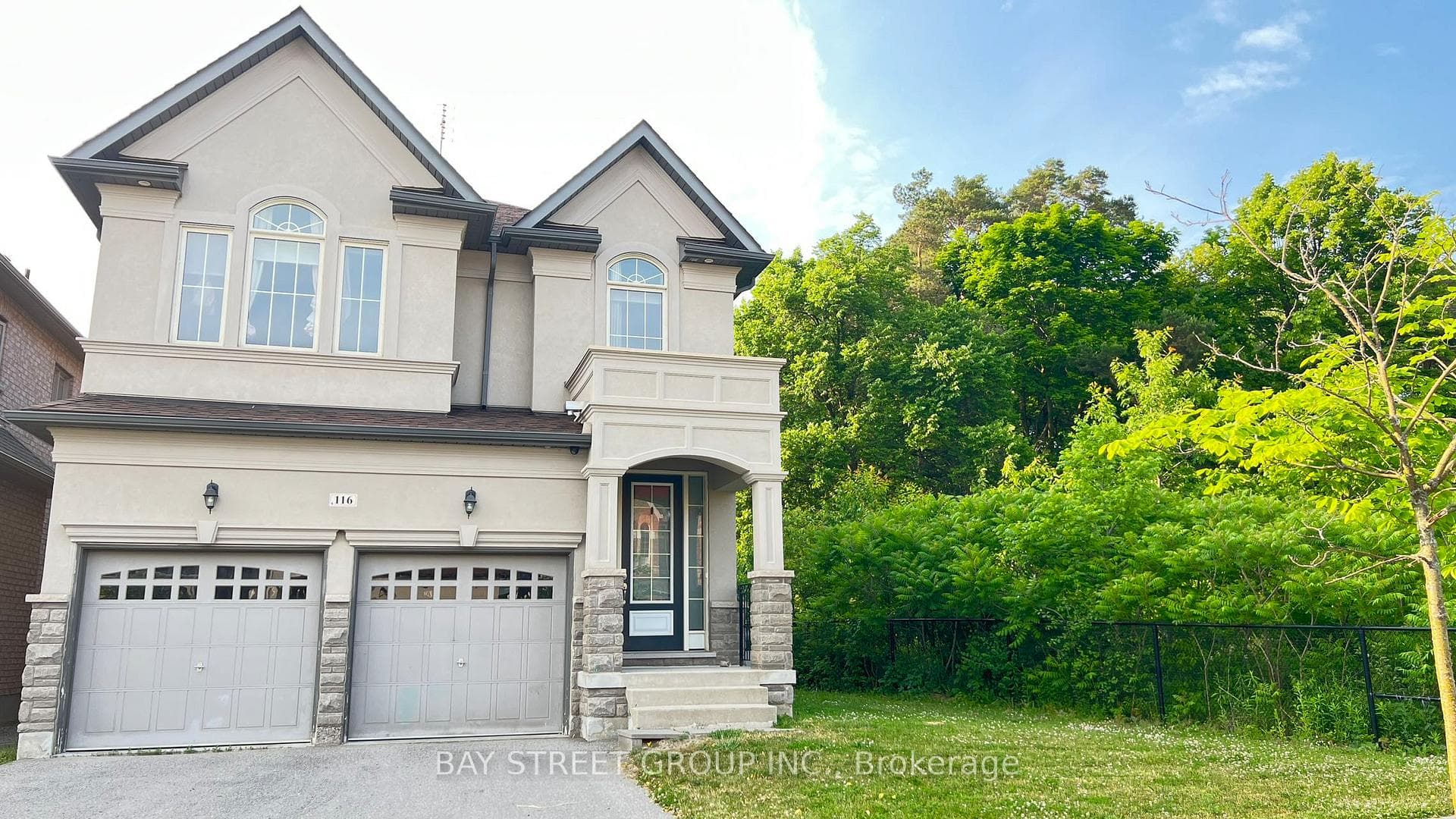 116 Riding Mountain Drive photo 2