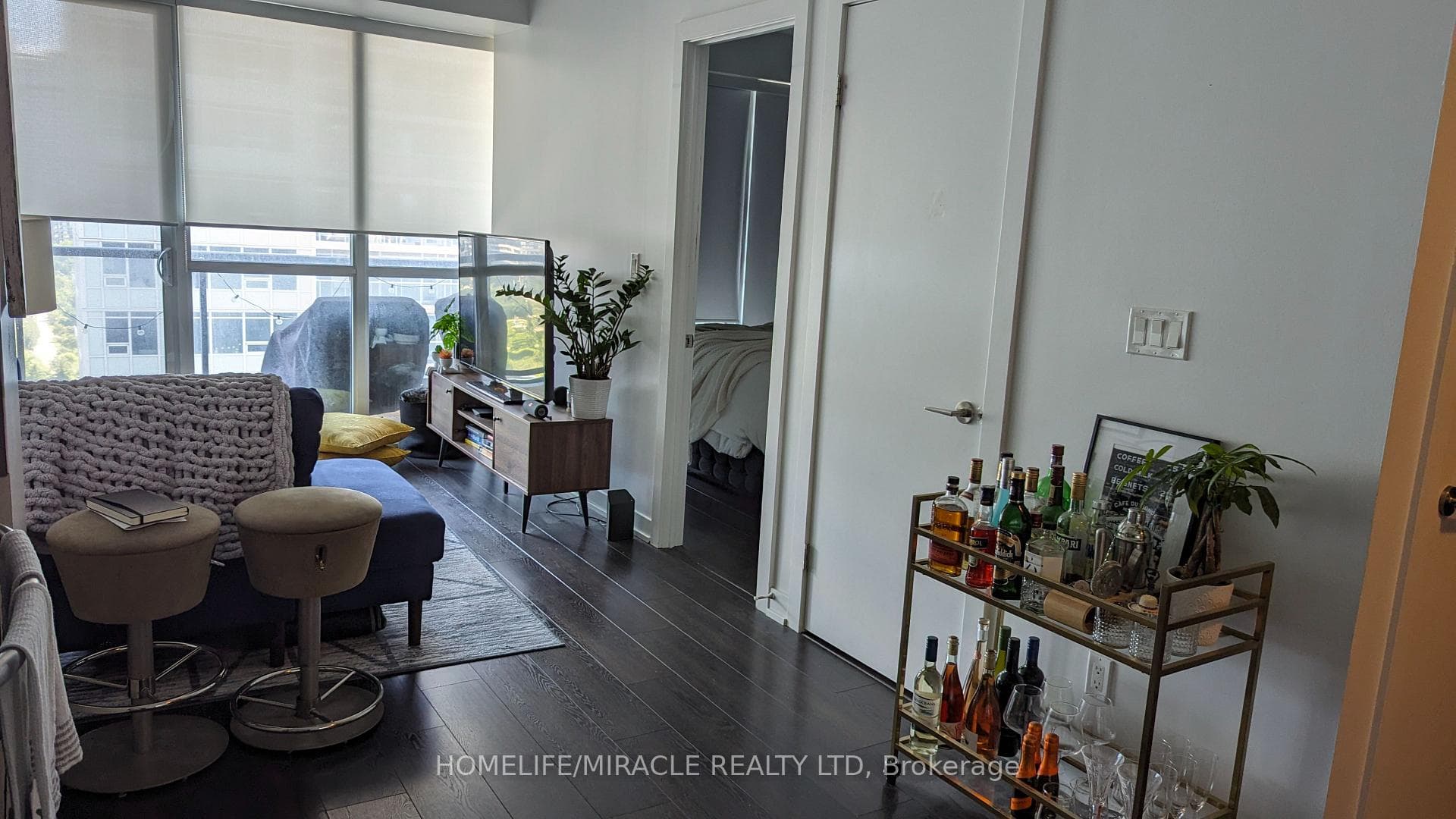 20 Bruyeres Mews Unit 2008 photo 6